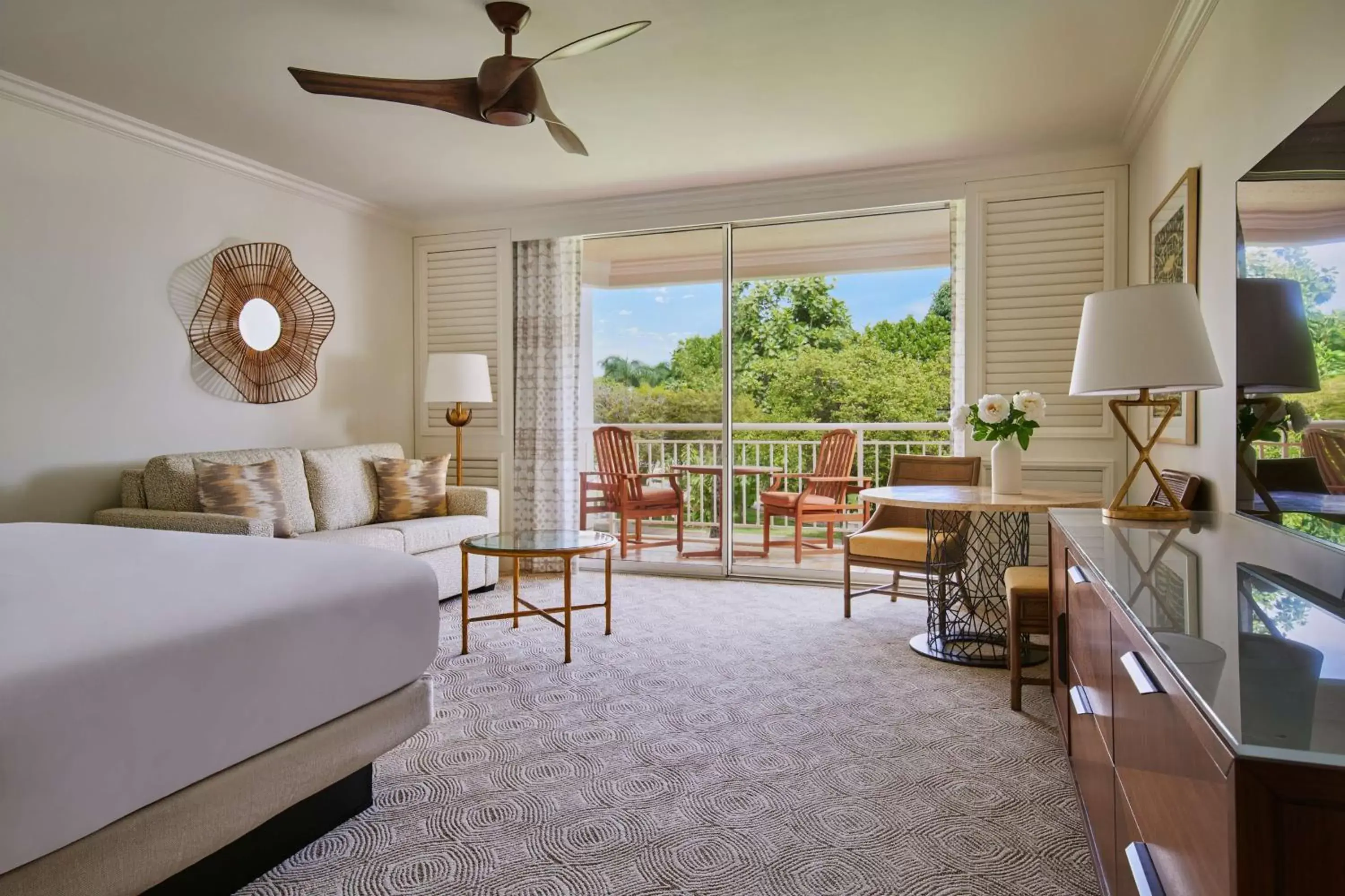 Living room in Grand Wailea Resort Hotel & Spa, A Waldorf Astoria Resort