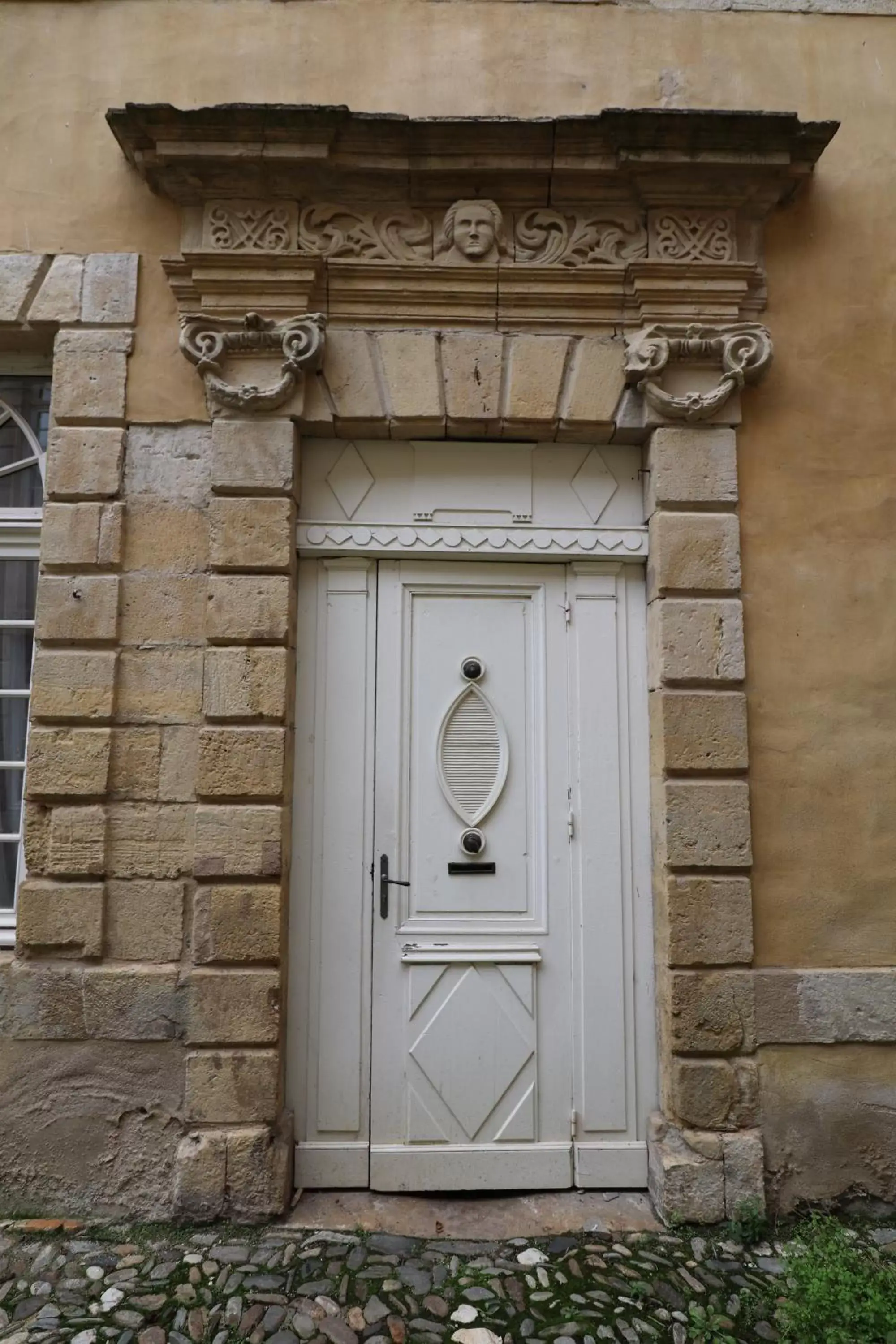 Facade/entrance in Chateau Ricard