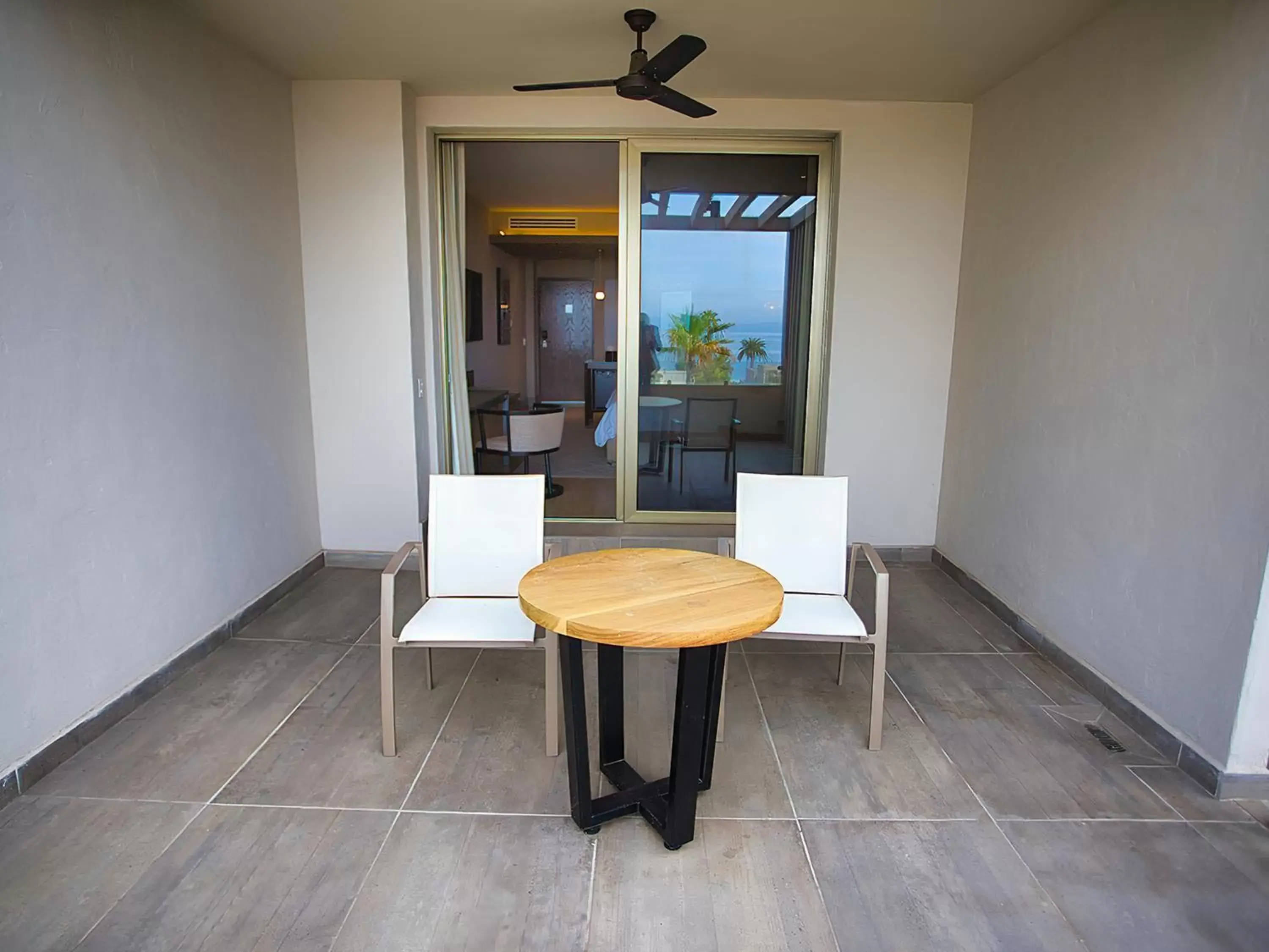 Dining Area in Torre Lucerna Hotel Ensenada