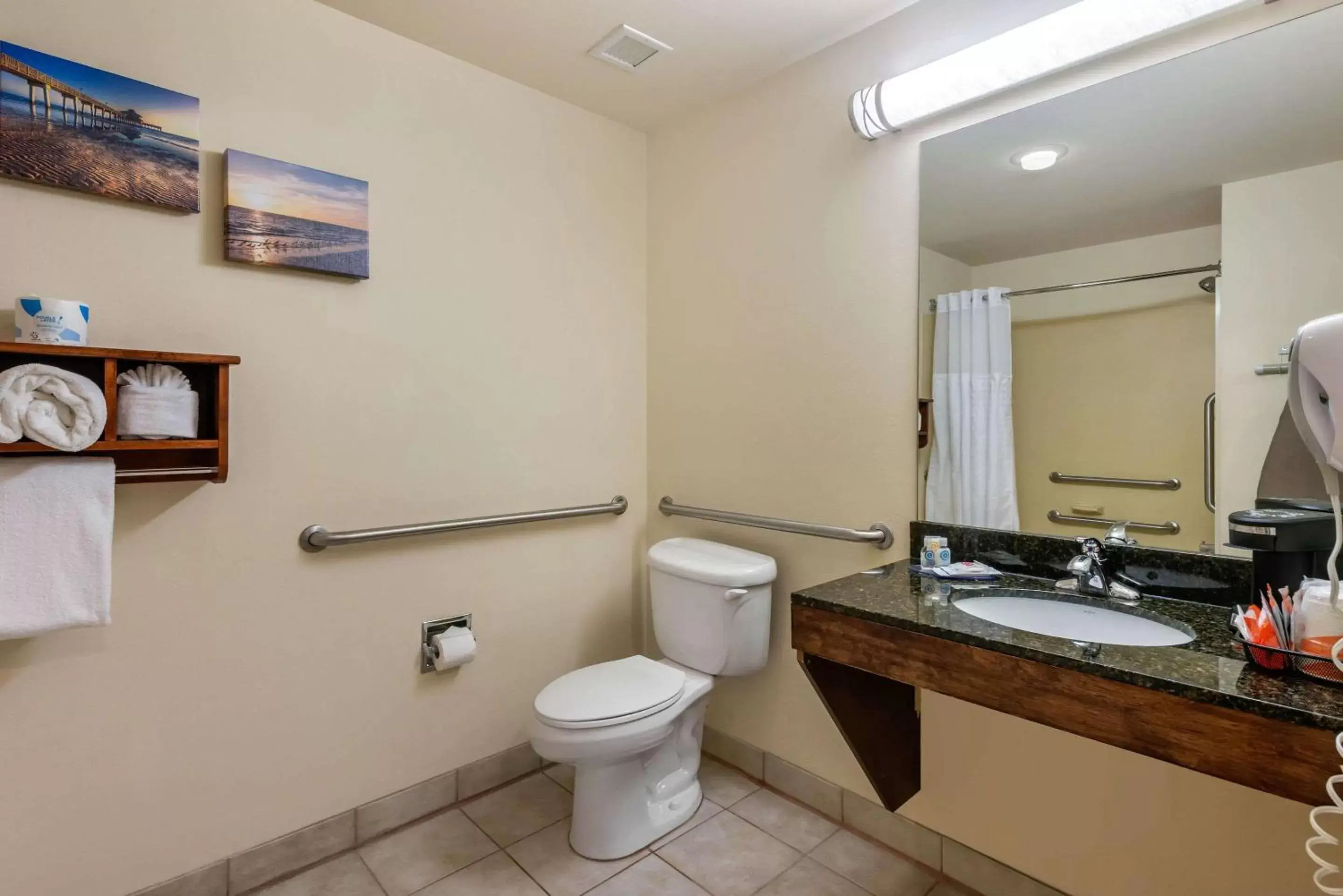 Bathroom in Comfort Inn & Suites Fort Myers Airport