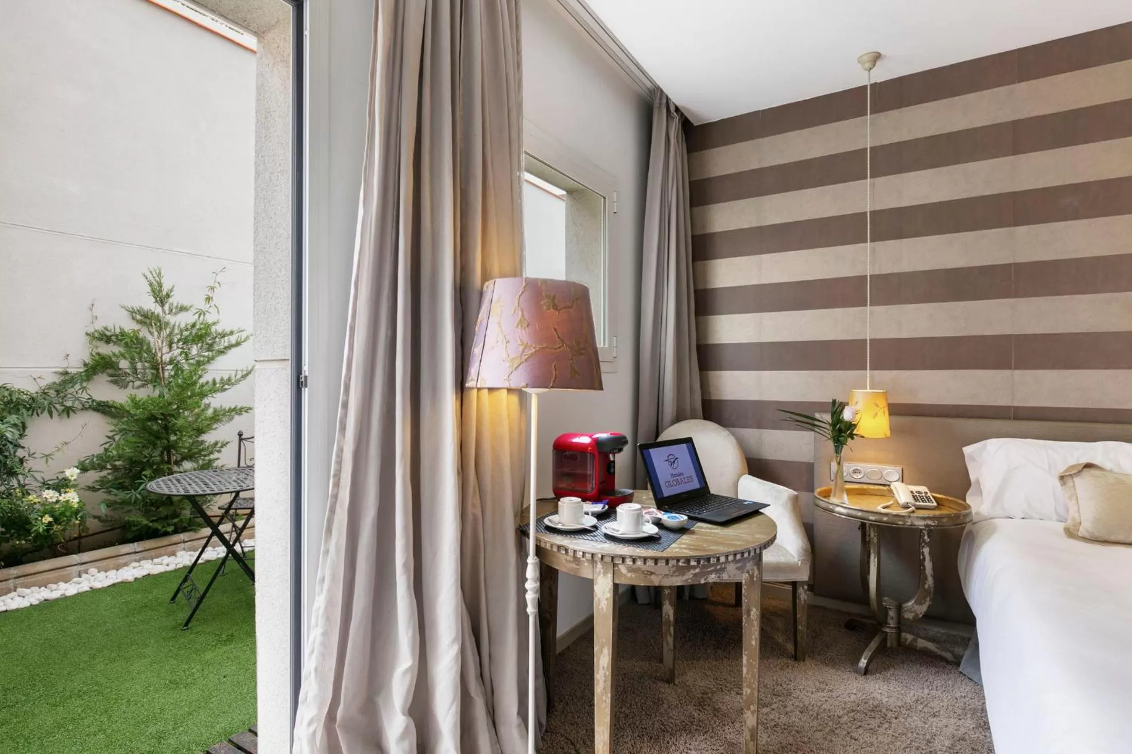 Coffee/tea facilities in Globales Acis y Galatea