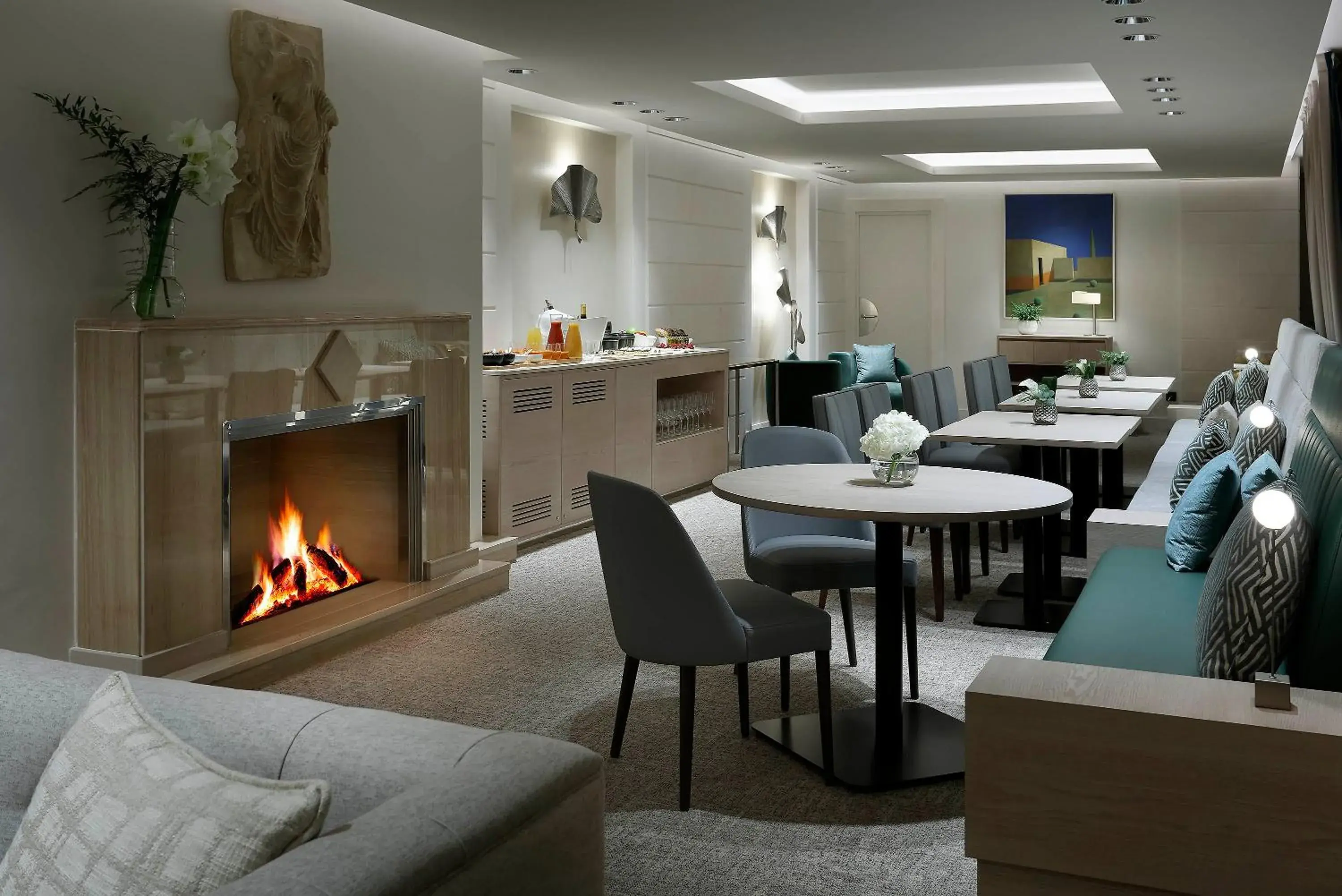 Seating area, Restaurant/Places to Eat in Hyatt Regency Hesperia Madrid