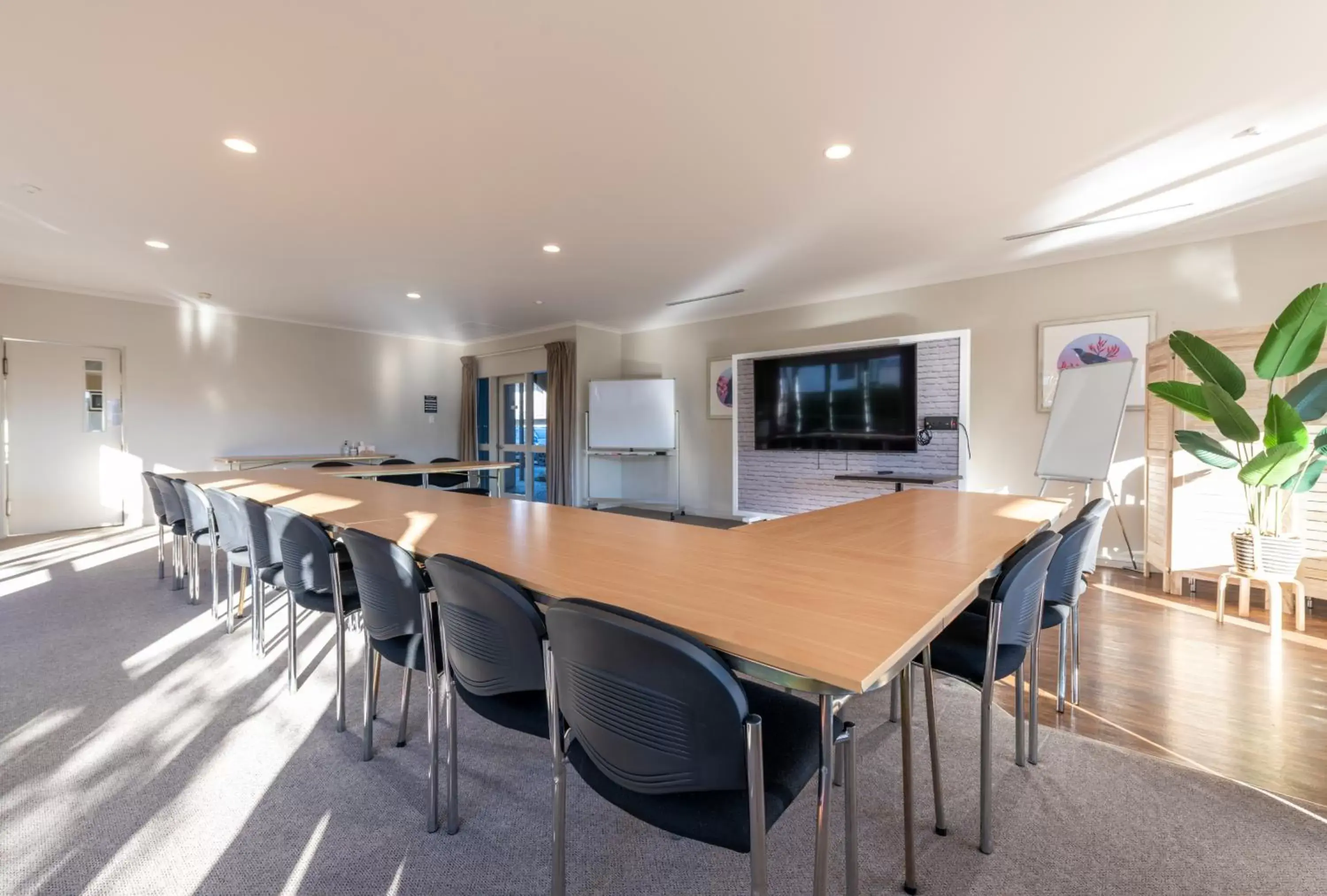 Meeting/conference room in Lake Taupo Motor Inn