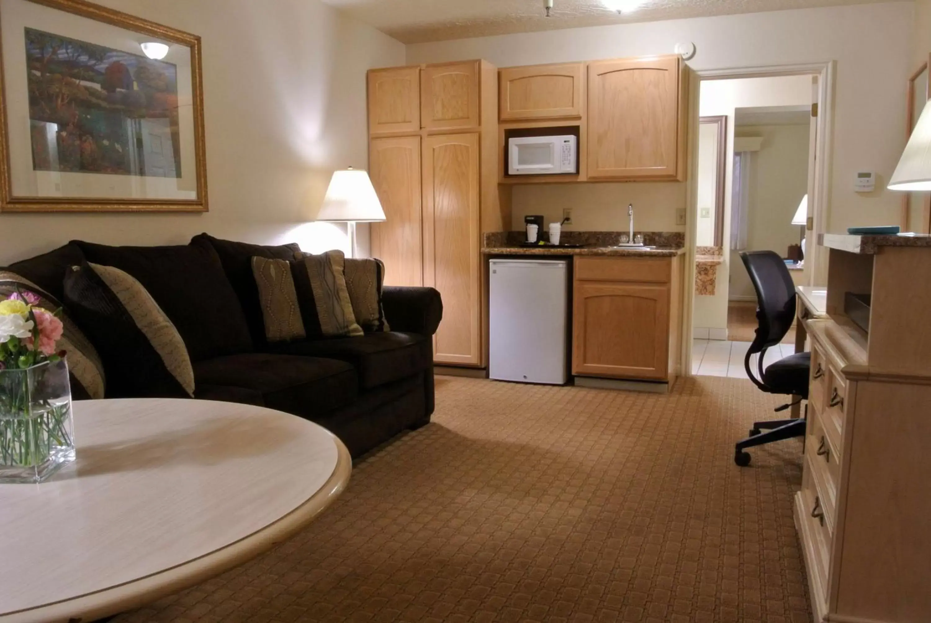 Photo of the whole room, Seating Area in Best Western Inn Tooele