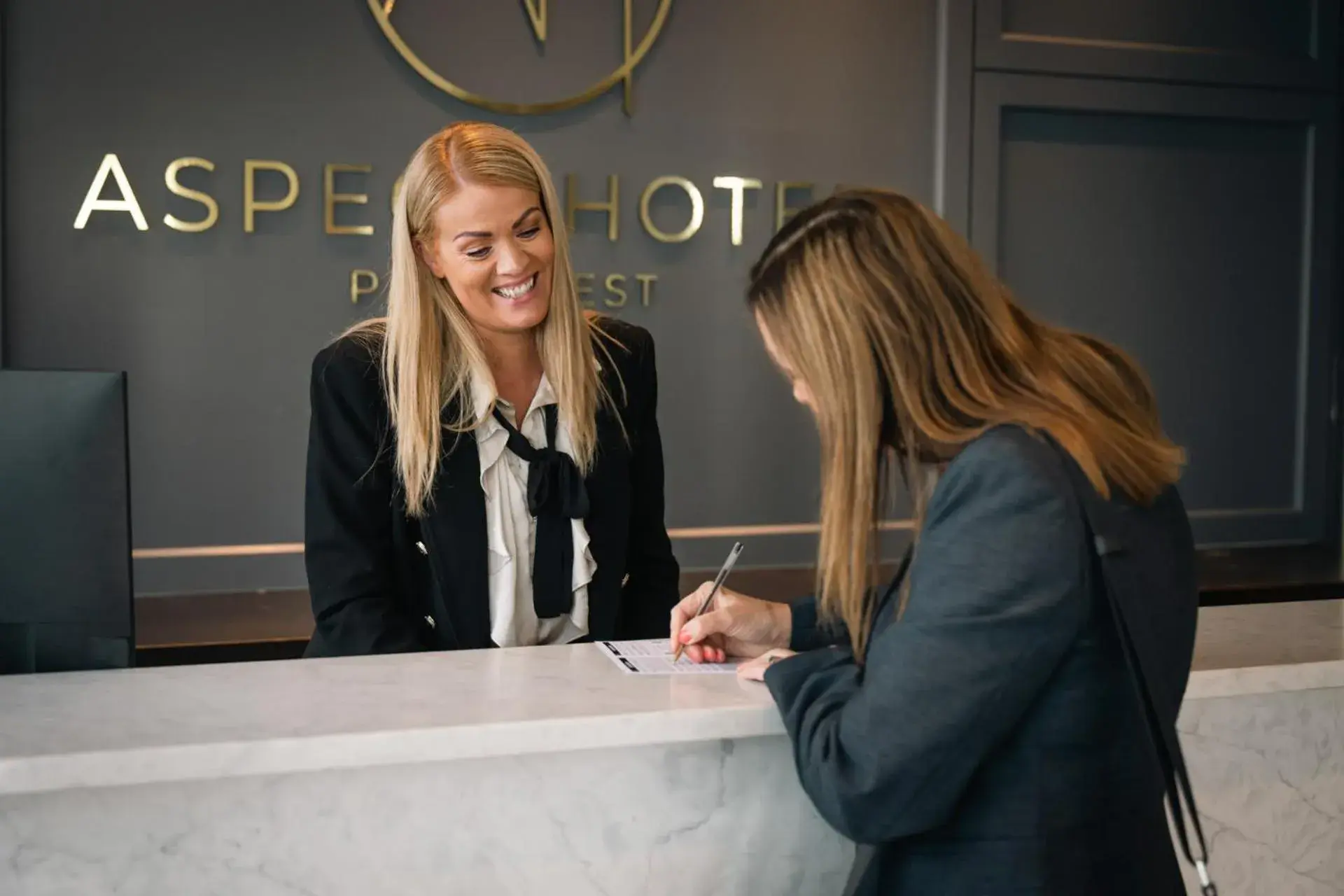 Lobby or reception in Aspect Hotel Park West