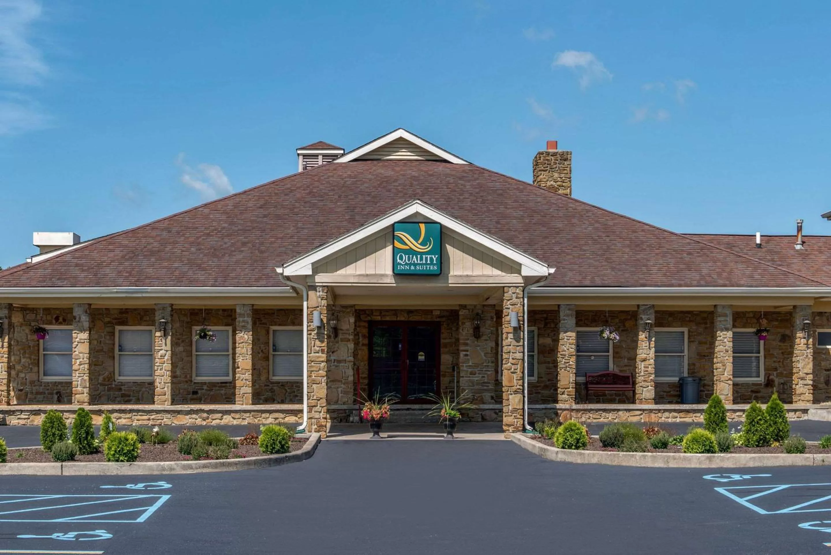 Property building in Quality Inn & Suites Bedford West