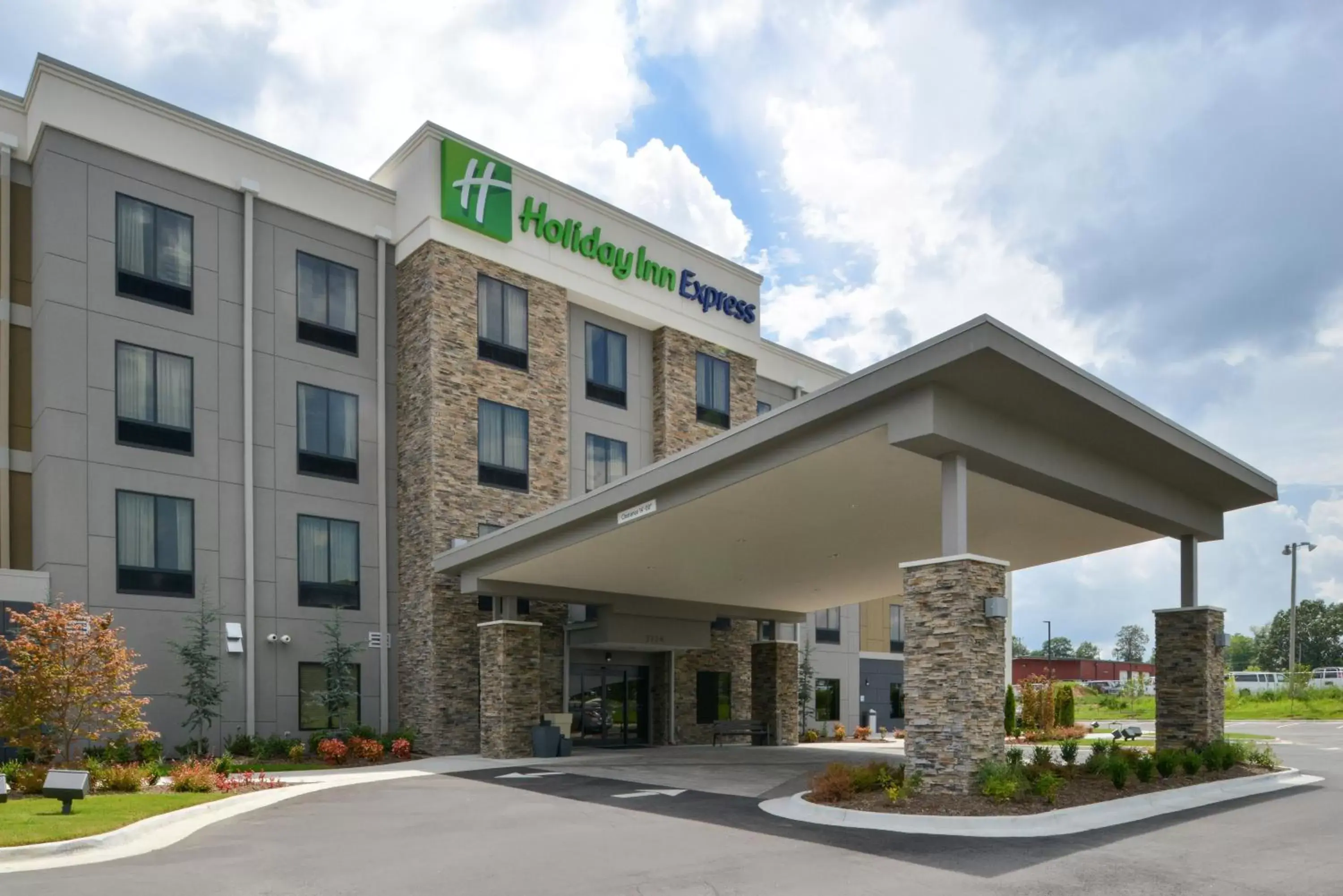 Property building in Holiday Inn Express and Suites Bryant - Benton Area, an IHG Hotel