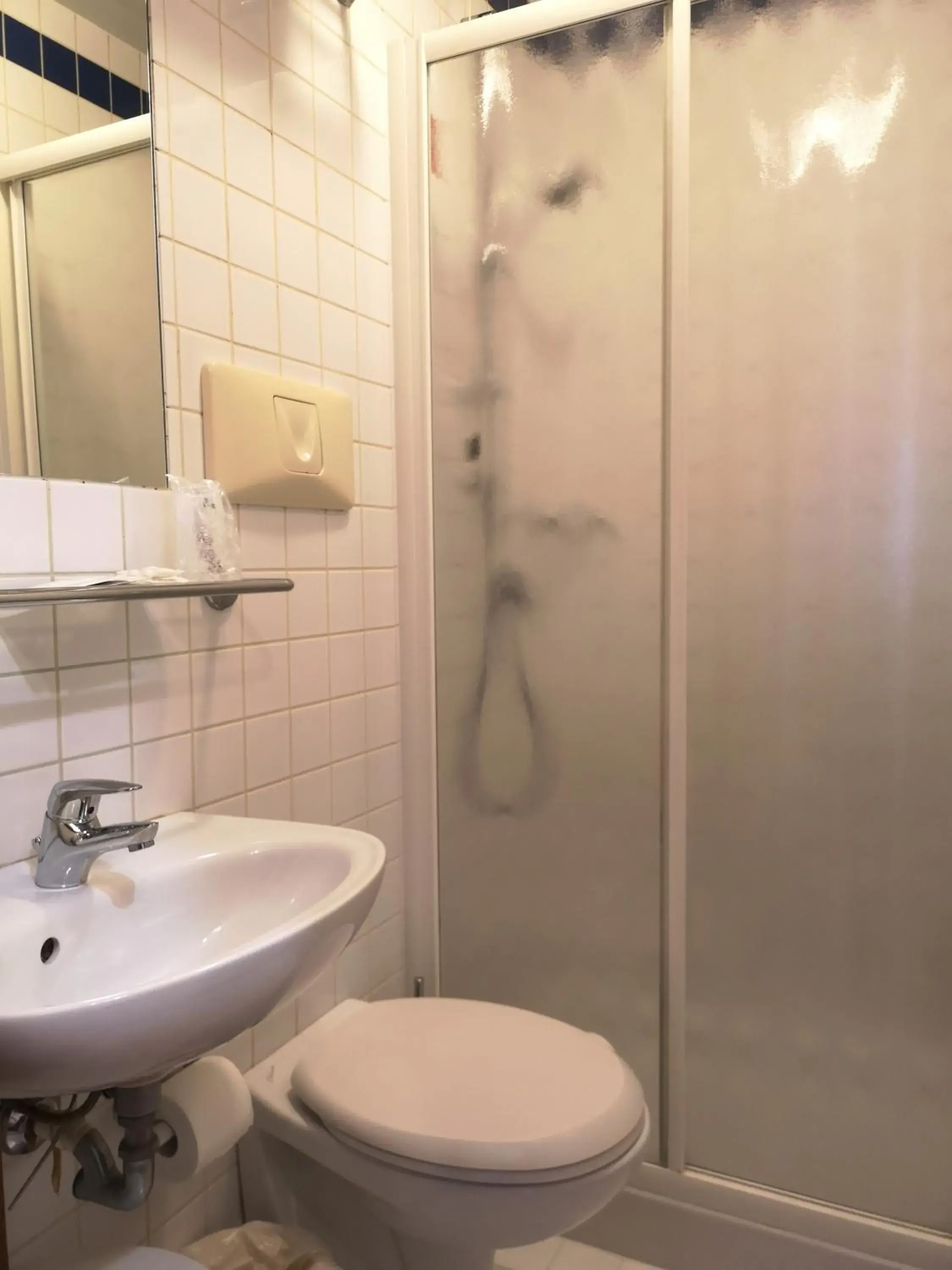 Bathroom in Hotel Rossi