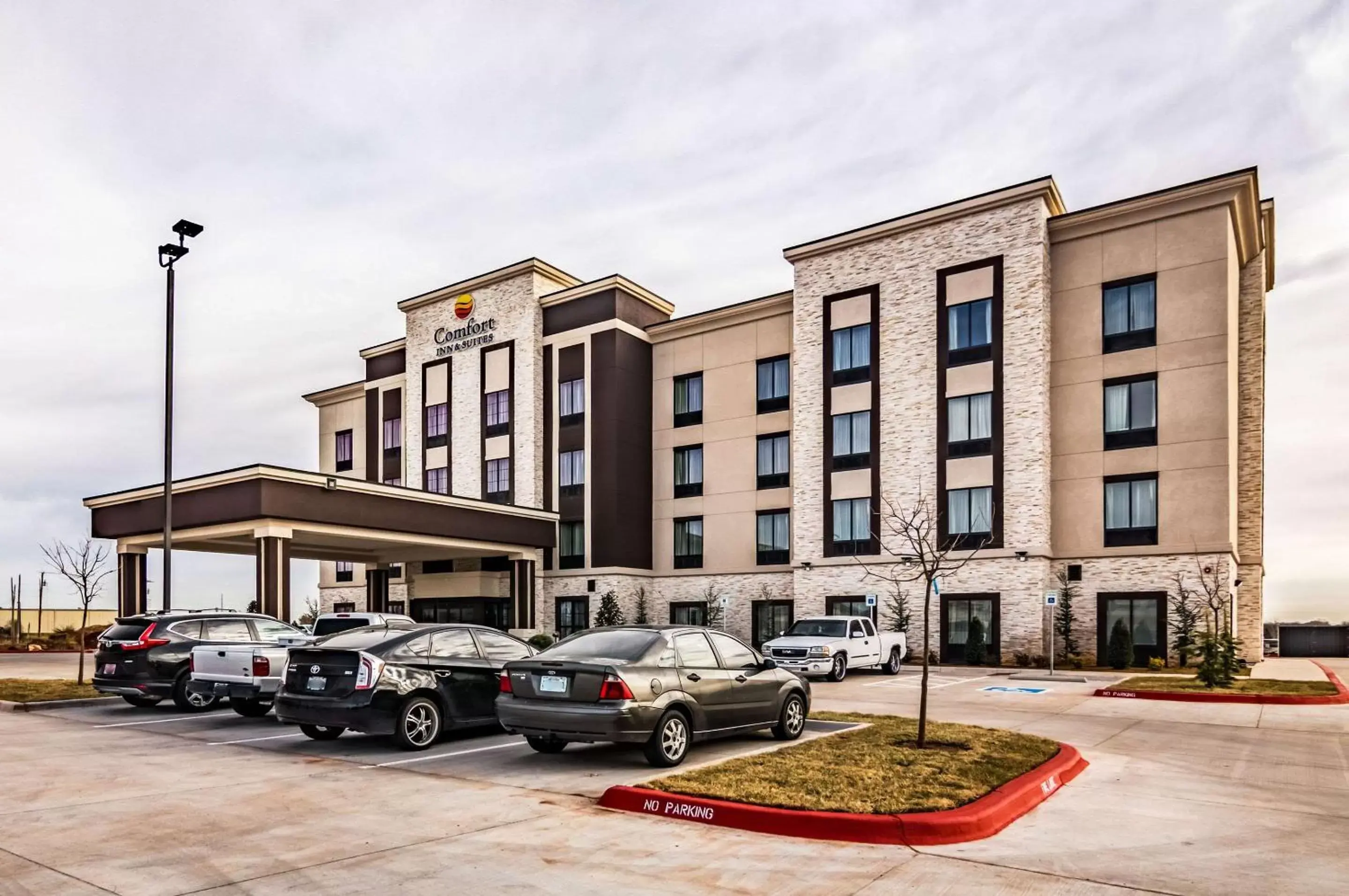 Property Building in Comfort Inn & Suites Oklahoma City