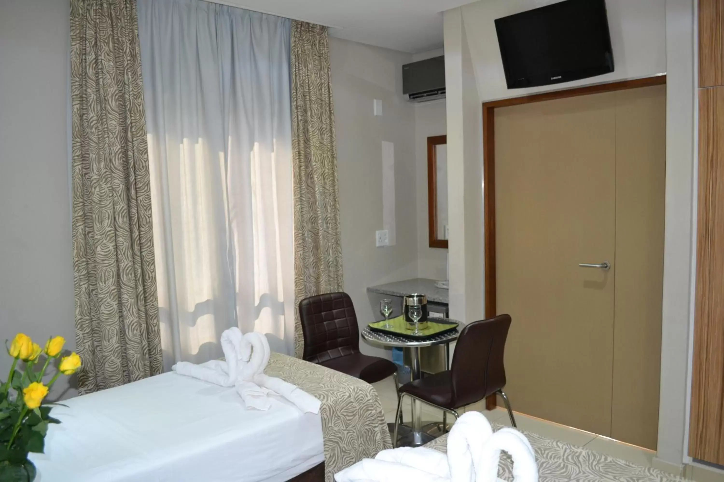Bedroom, Bed in Mesami Hotel