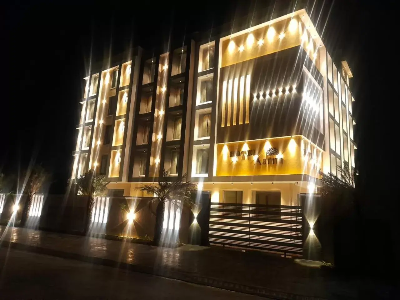 Hotel Aarna Hotel Aarna