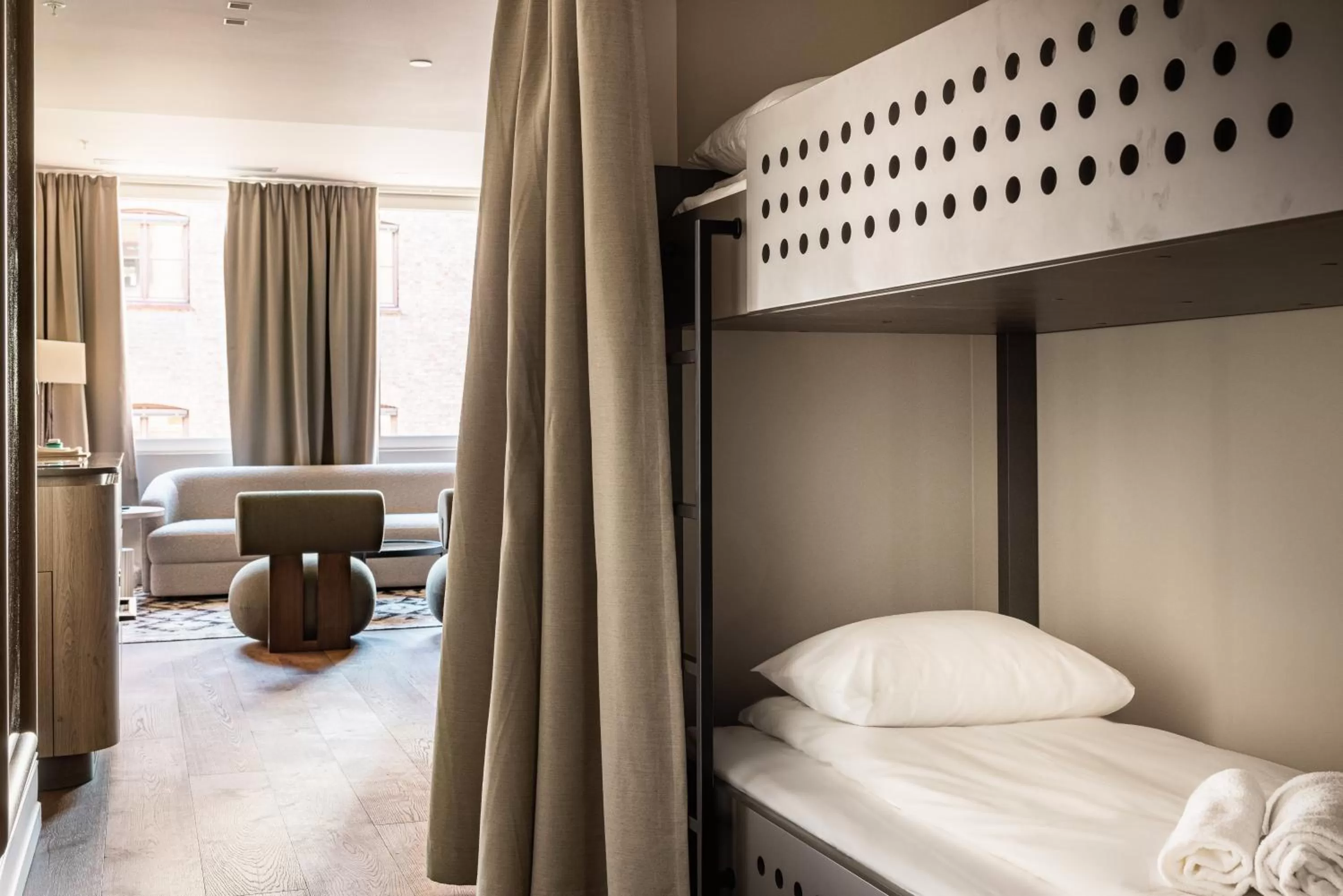 Family Apartment in Att Revier