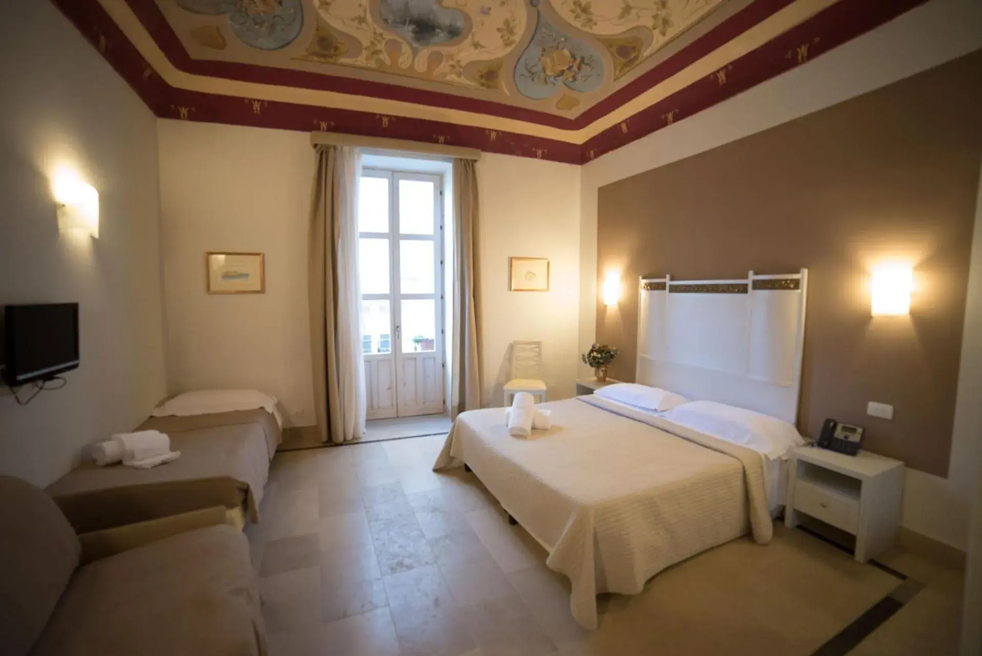 Photo of the whole room, Bed in Hotel Gargallo