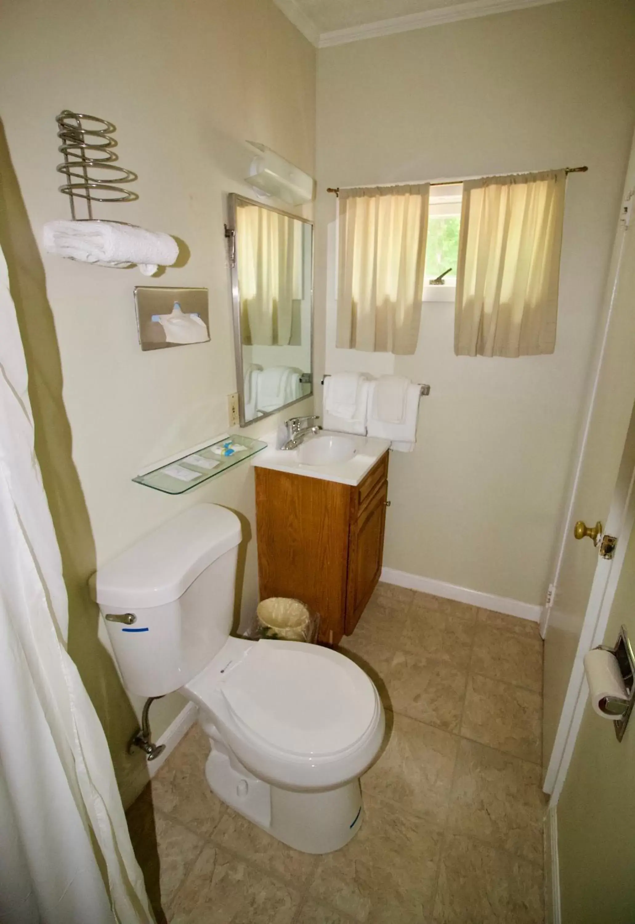 Bathroom in Oakdell Motel WATERFORD CT