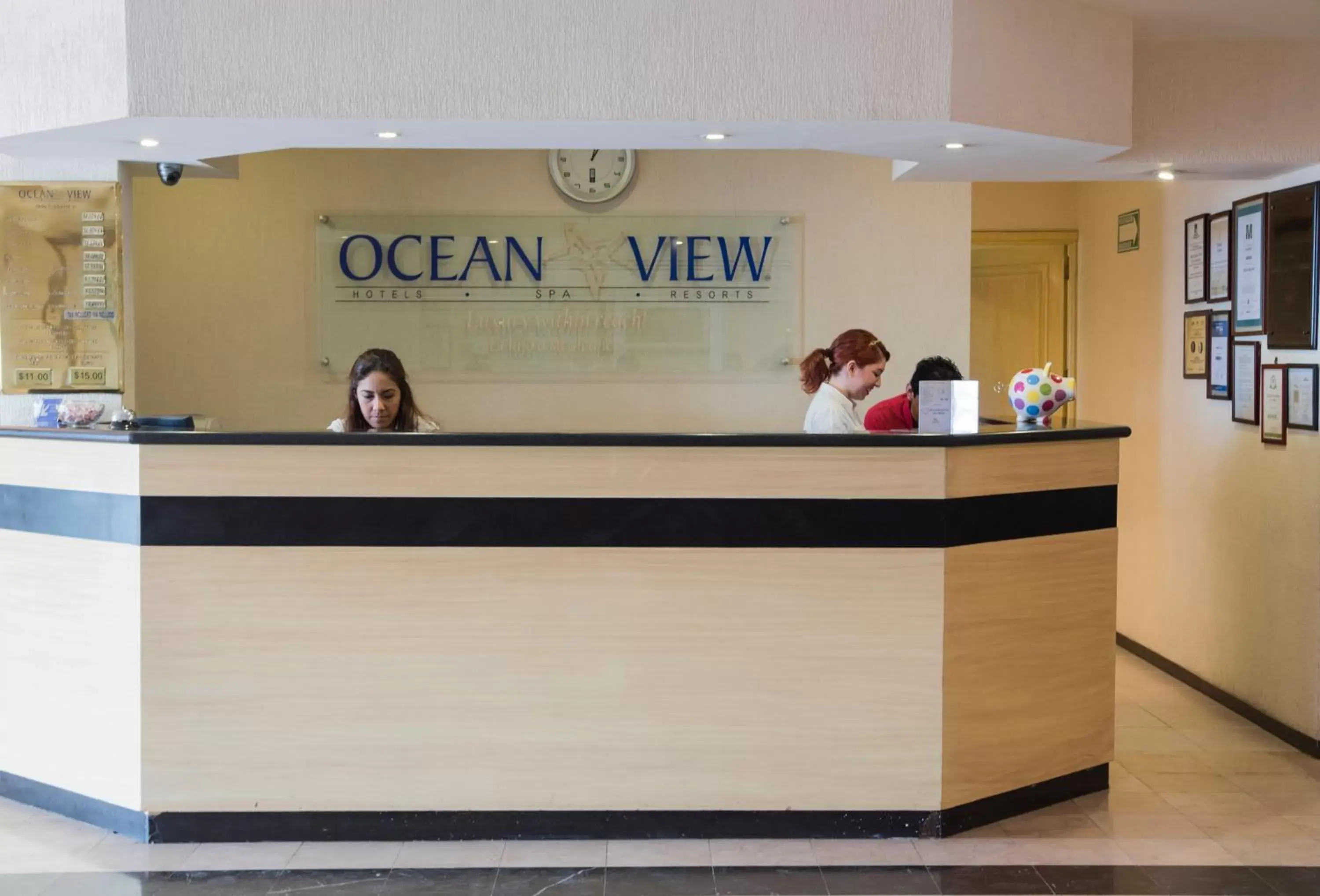 Staff, Lobby/Reception in Hotel Ocean View