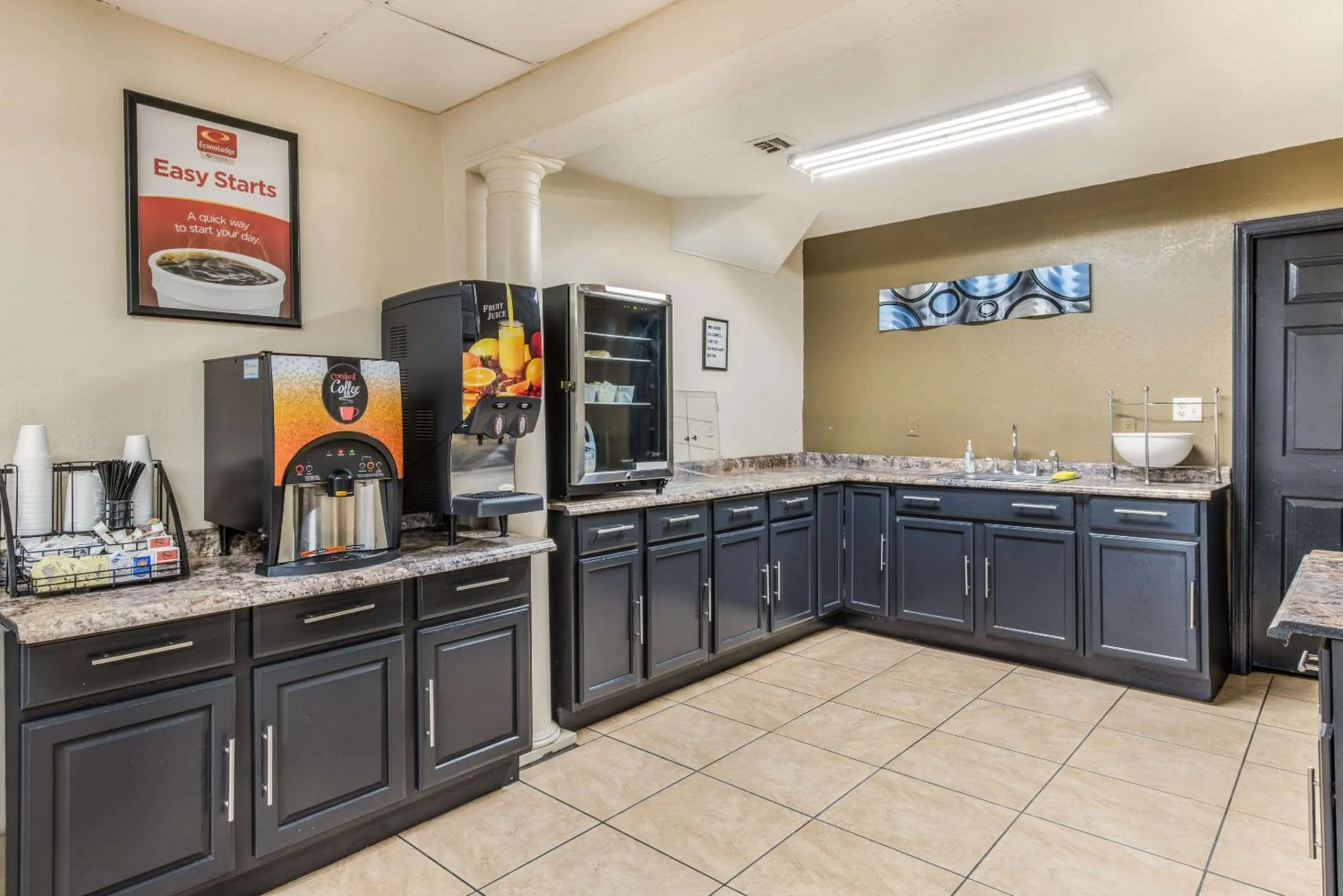 Restaurant/places to eat in Econo Lodge Salisbury South