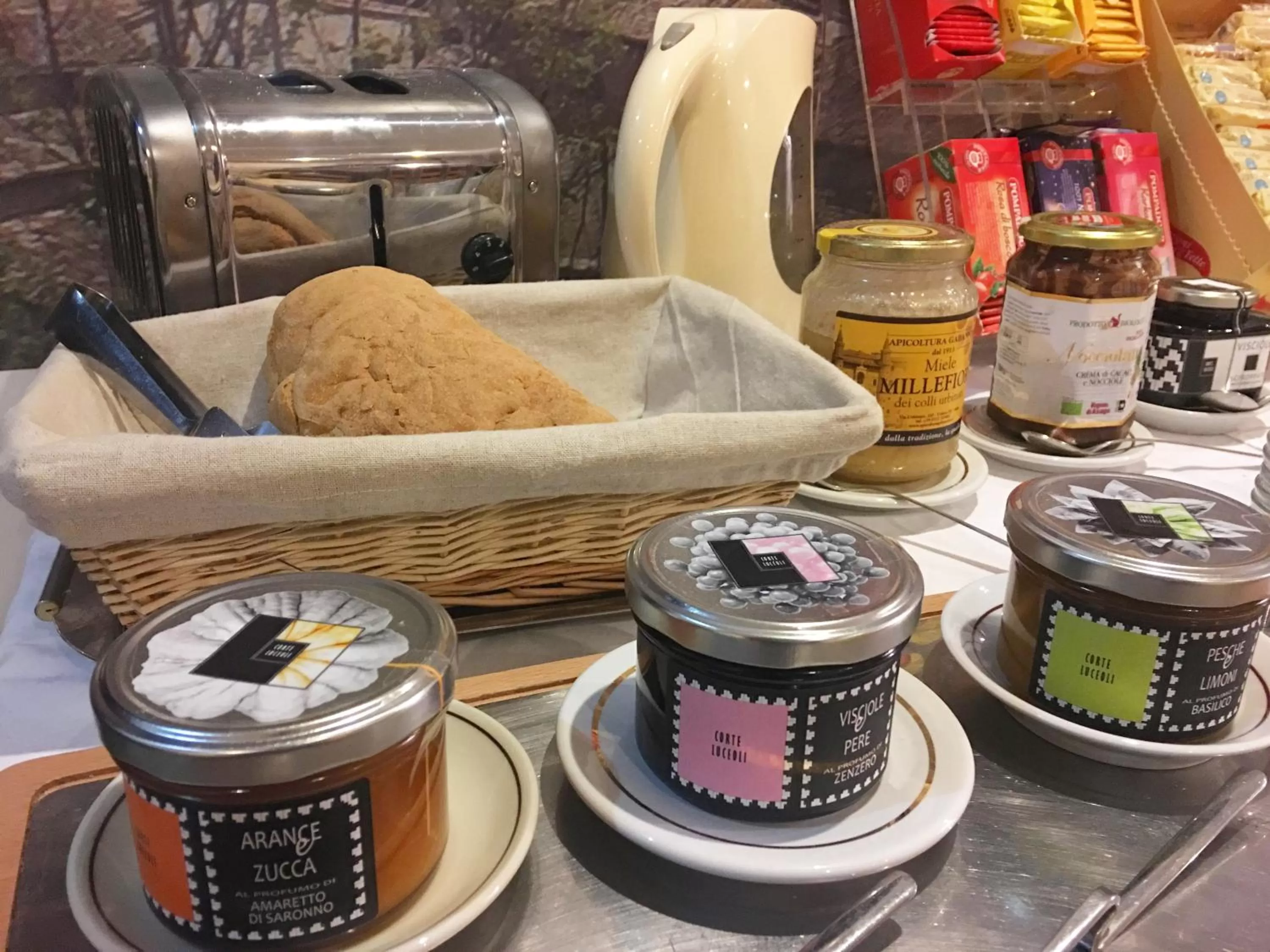 Buffet breakfast in Albergo Hotel Raffaello