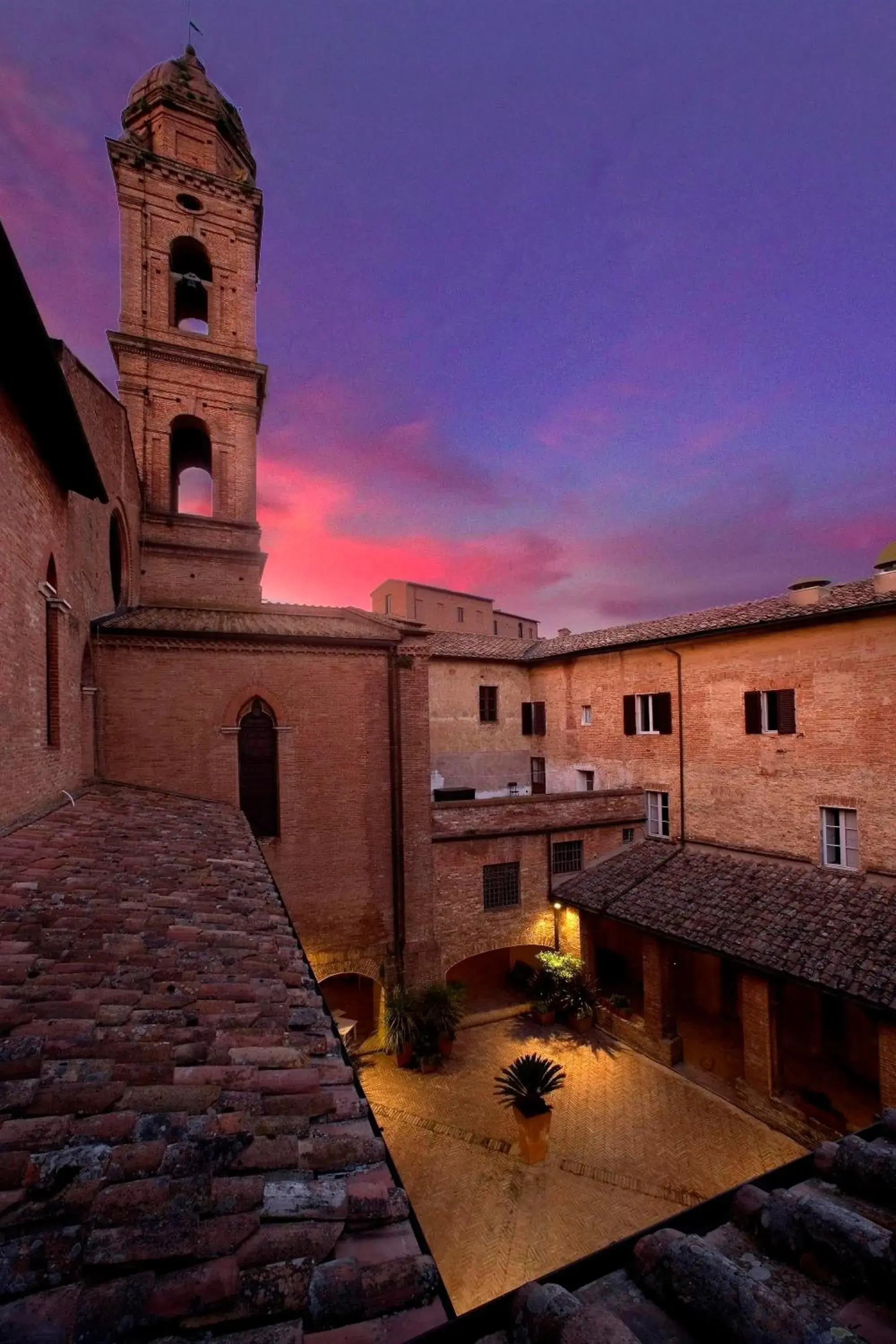 Nearby landmark in Il Chiostro Del Carmine