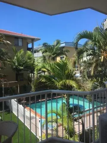 Swimming pool in Outrigger Burleigh Swimming pool in Outrigger Burleigh