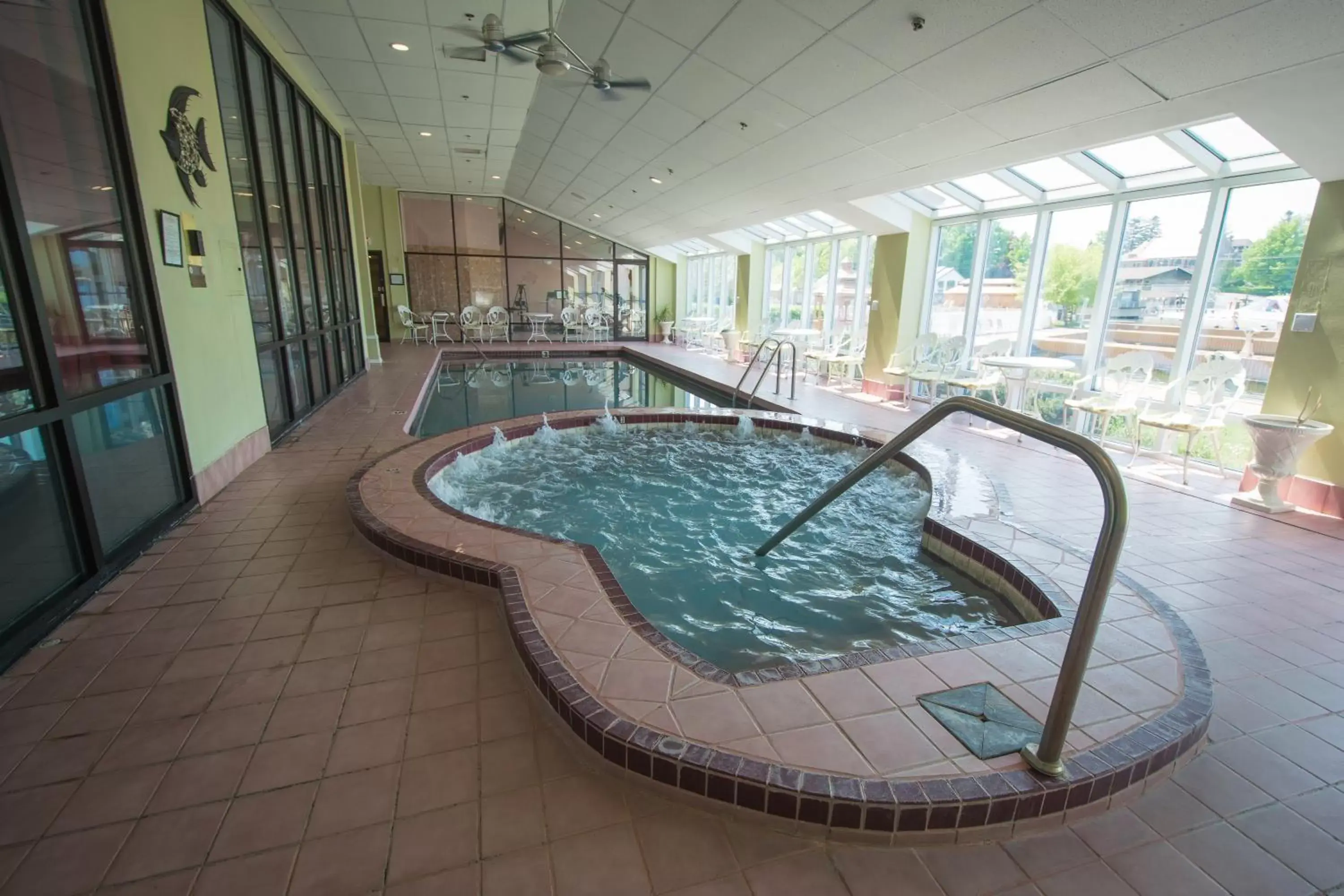 Swimming Pool in Riveredge Resort Hotel