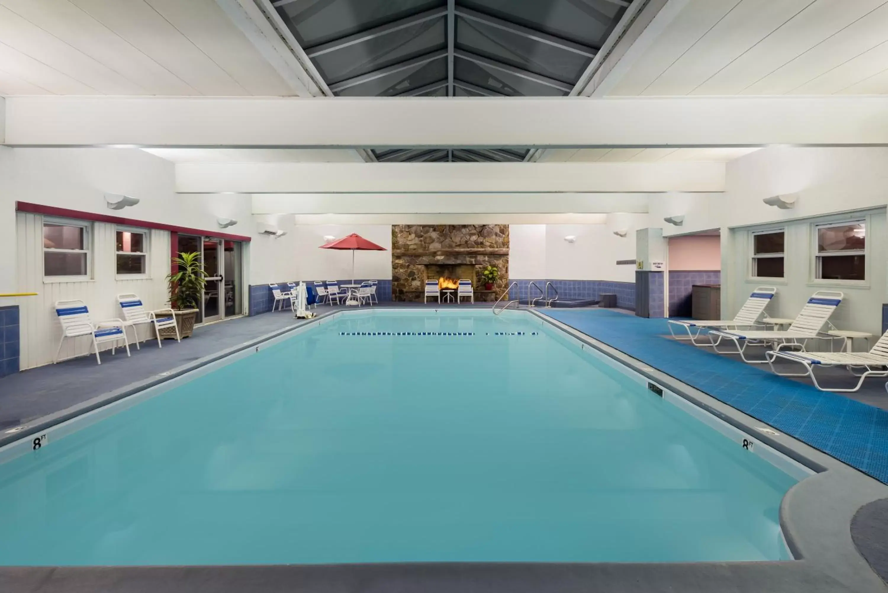Swimming pool in Ramada Plaza by Wyndham Portland Swimming pool in Ramada Plaza by Wyndham Portland
