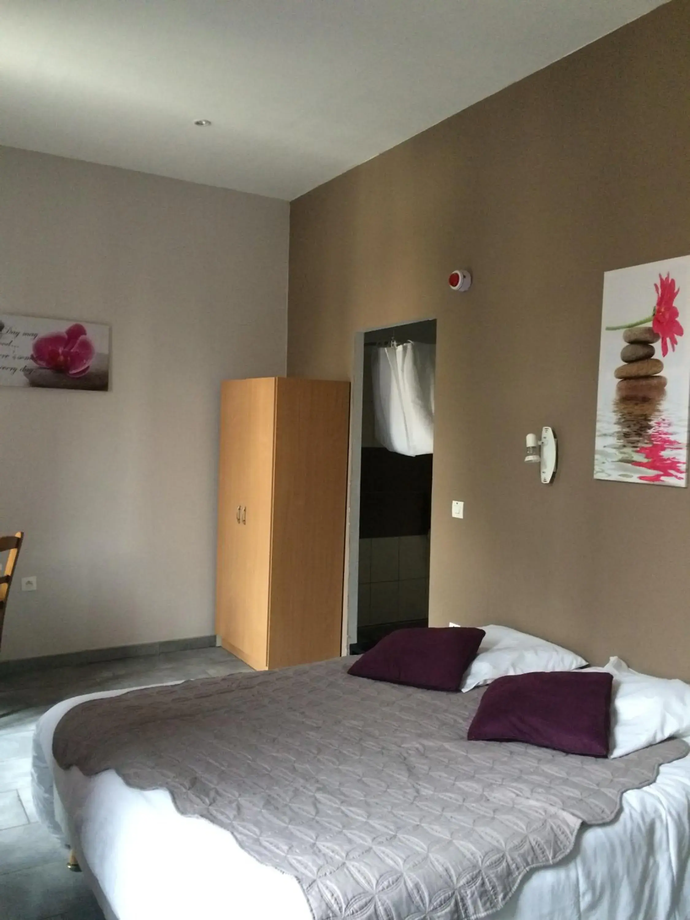 Double Room - Disability Access in Au Royal Hotel