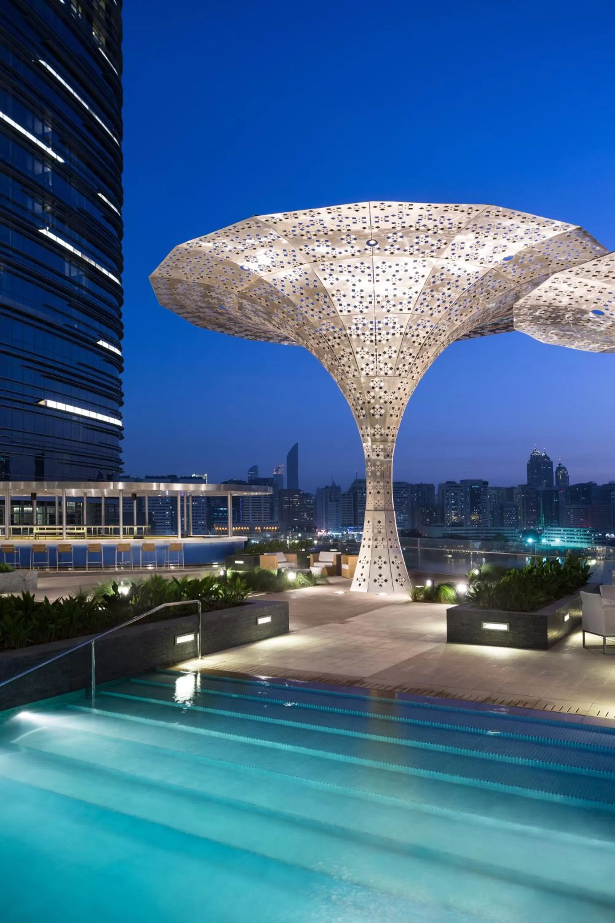 Swimming pool in Rosewood Abu Dhabi