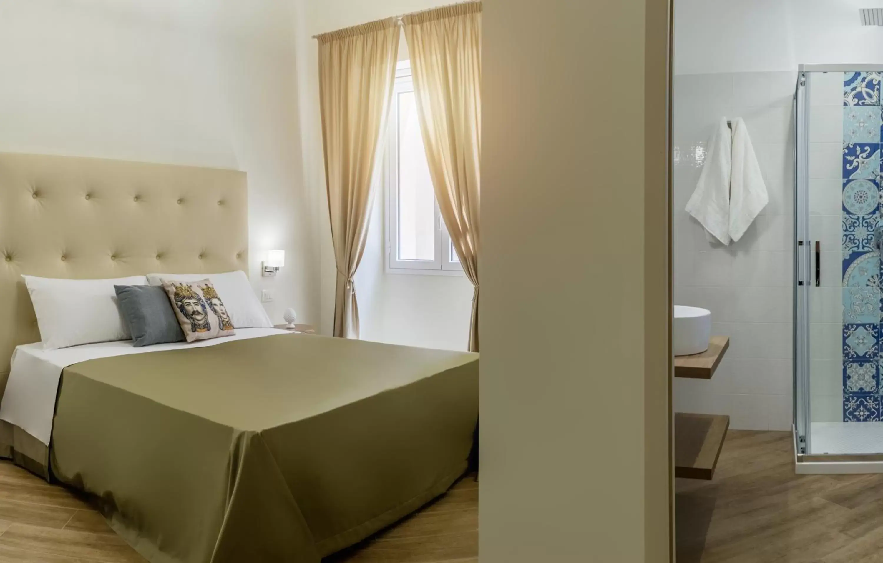 View (from property/room), Bed in Kèramos Luxury Rooms