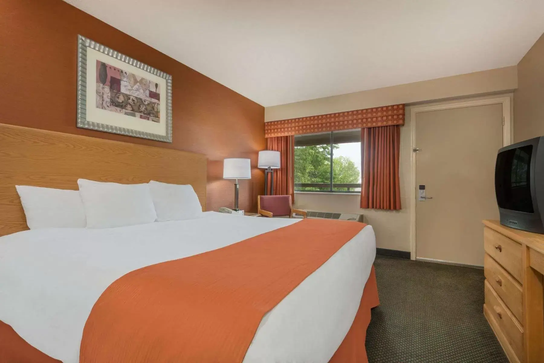 TV and multimedia, Bed in Days Inn by Wyndham Columbus Fairgrounds