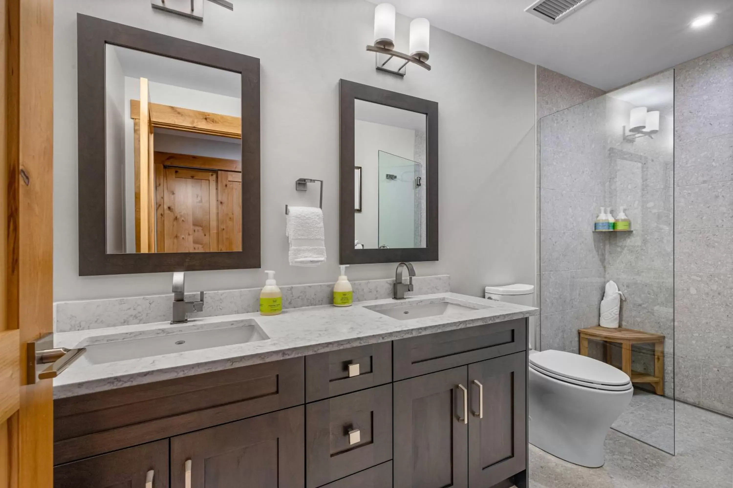 Bathroom in Tamarack Lodge by Spring Creek Vacations