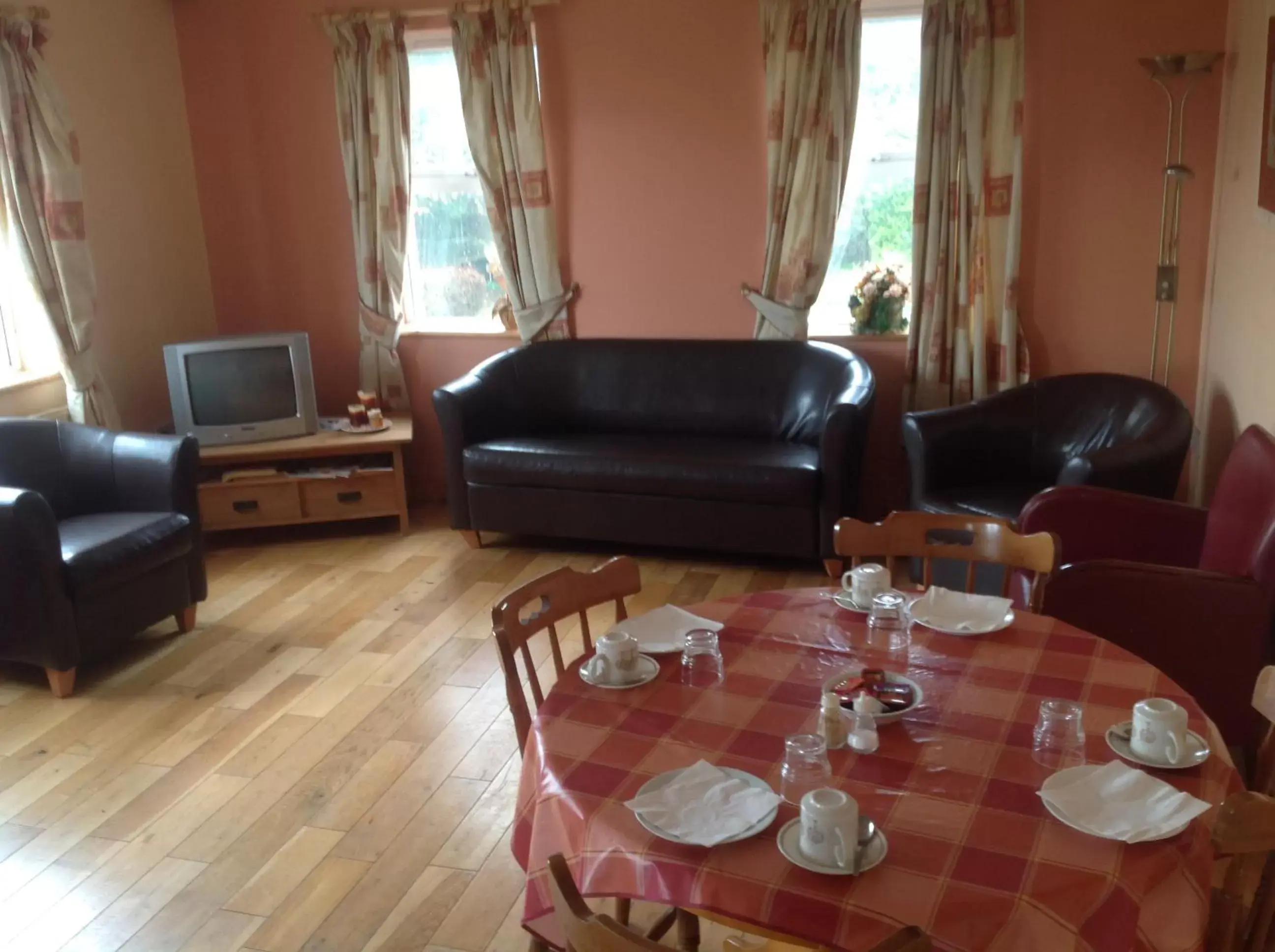 Seating Area in Fitzpatrick's Tavern and Hotel