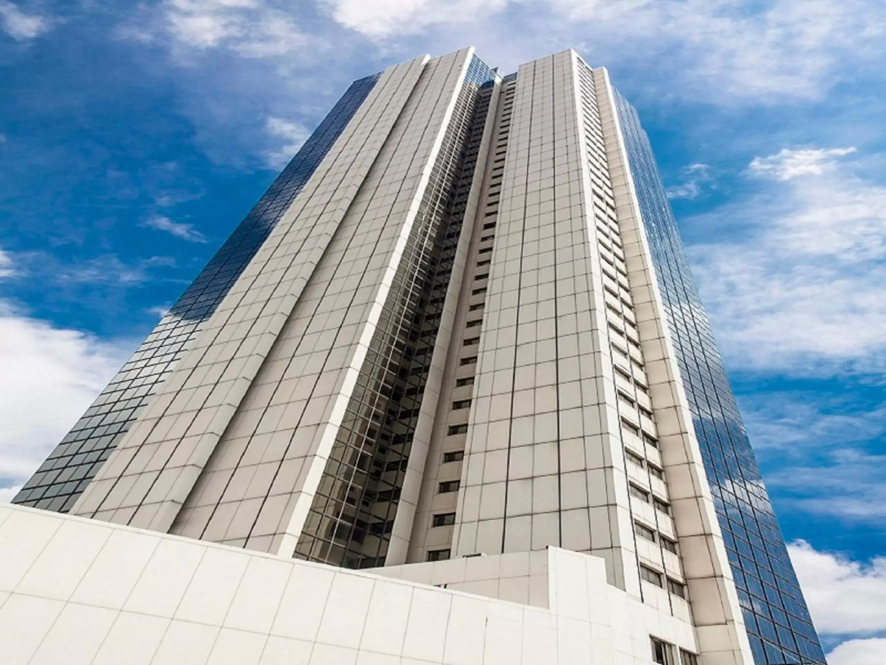 Property Building in Torre de Cali Plaza Hotel