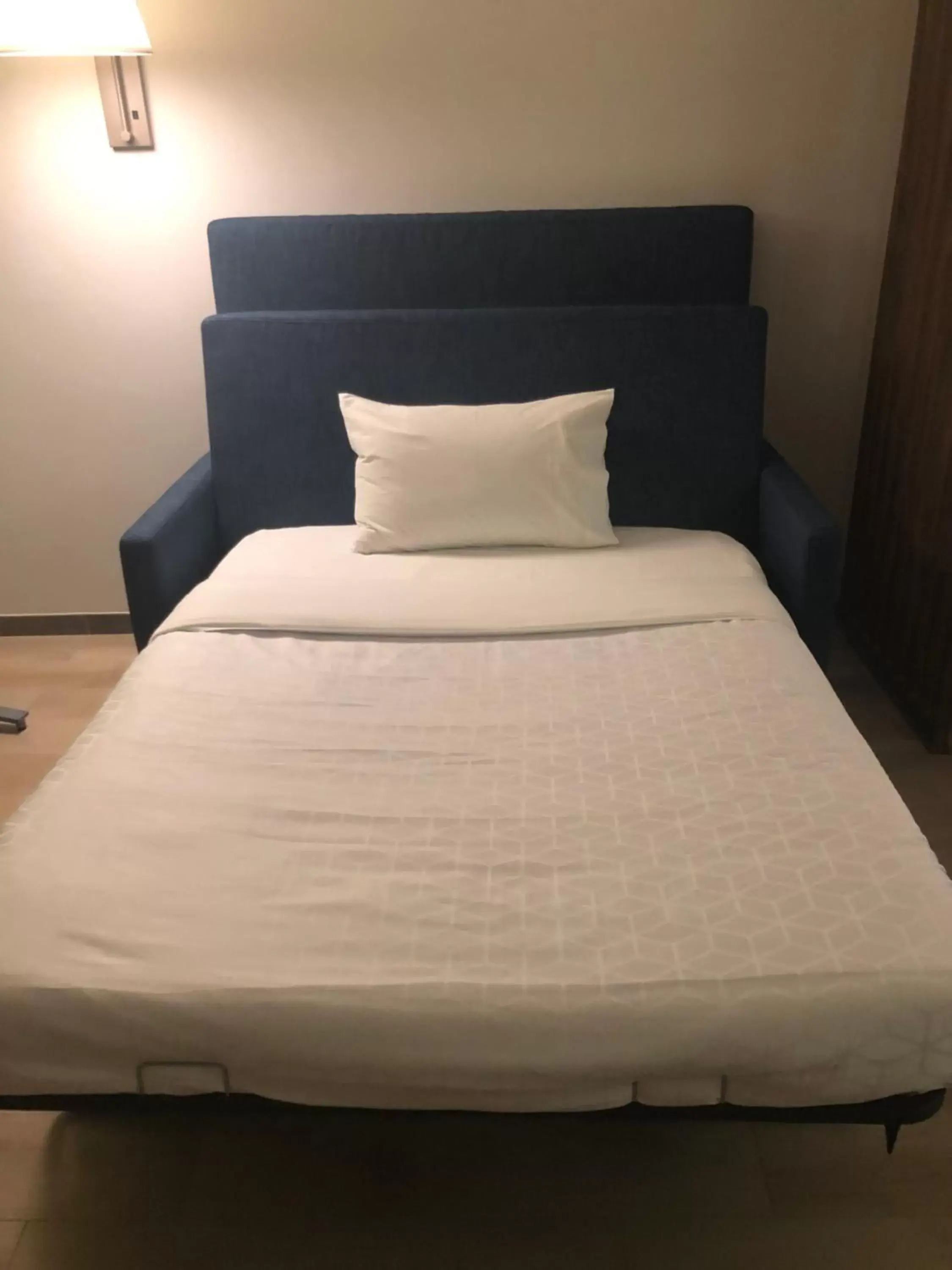 Bed in Holiday Inn Express & Suites - Playa del Carmen, an IHG Hotel