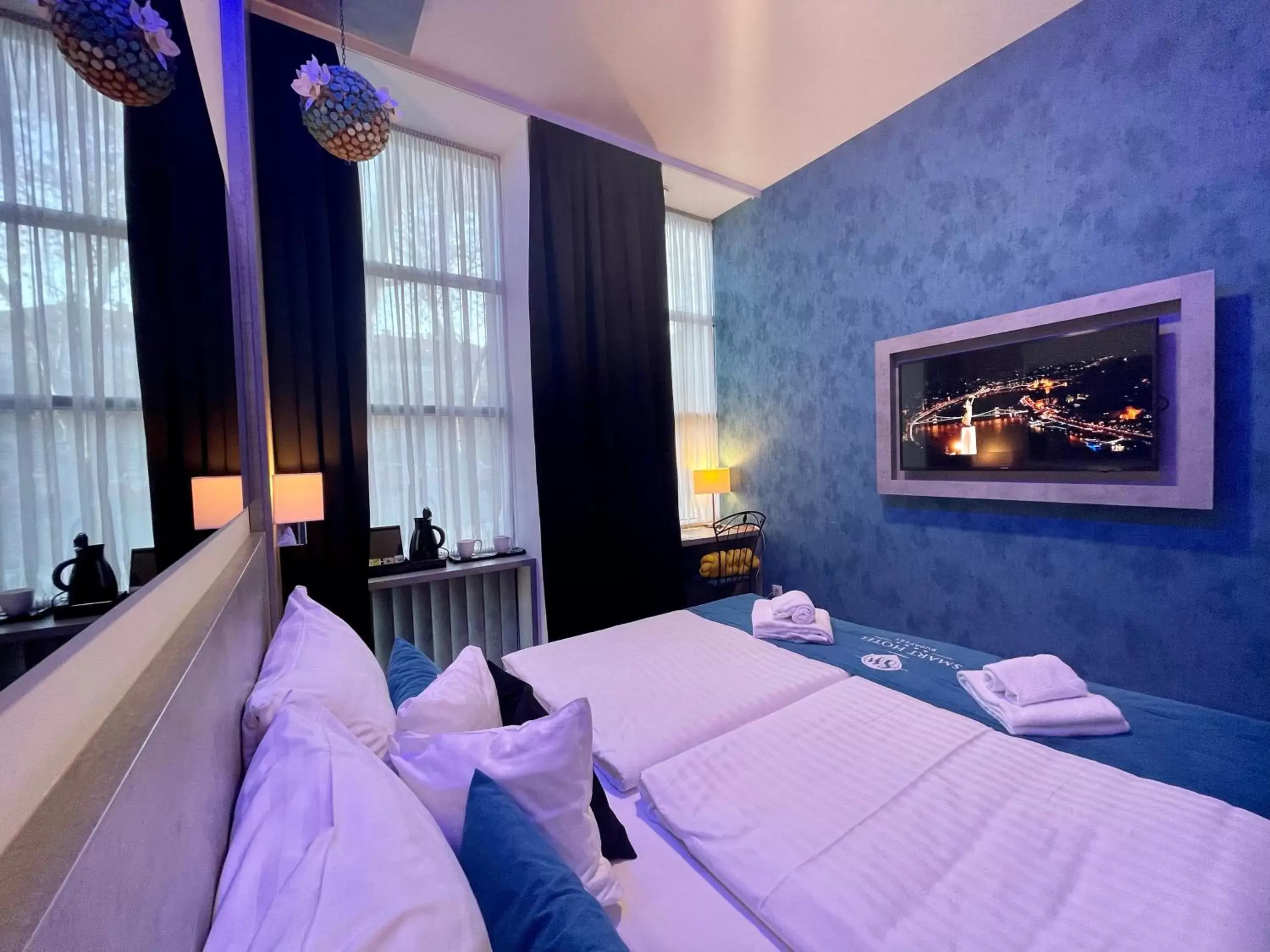 Photo of the whole room, Bed in Smart Hotel Budapest