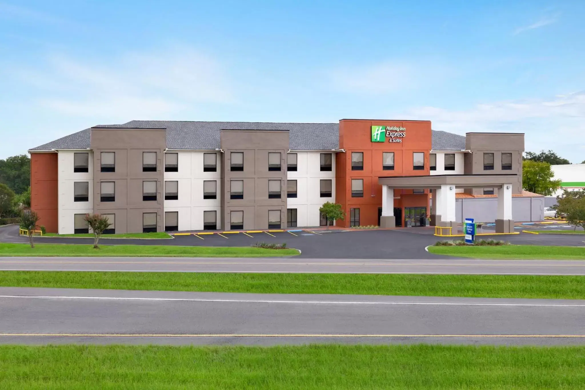 Property Building in Holiday Inn Express & Suites Opelousas, an IHG Hotel