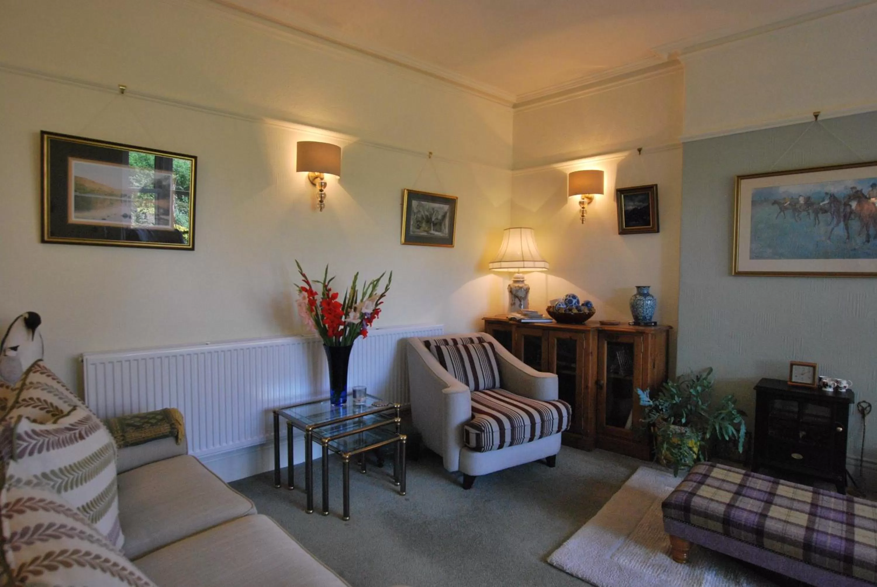 Living room in Kentwood Guest House