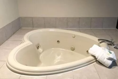 Hot Tub in Quality Inn & Suites Boone - University Area