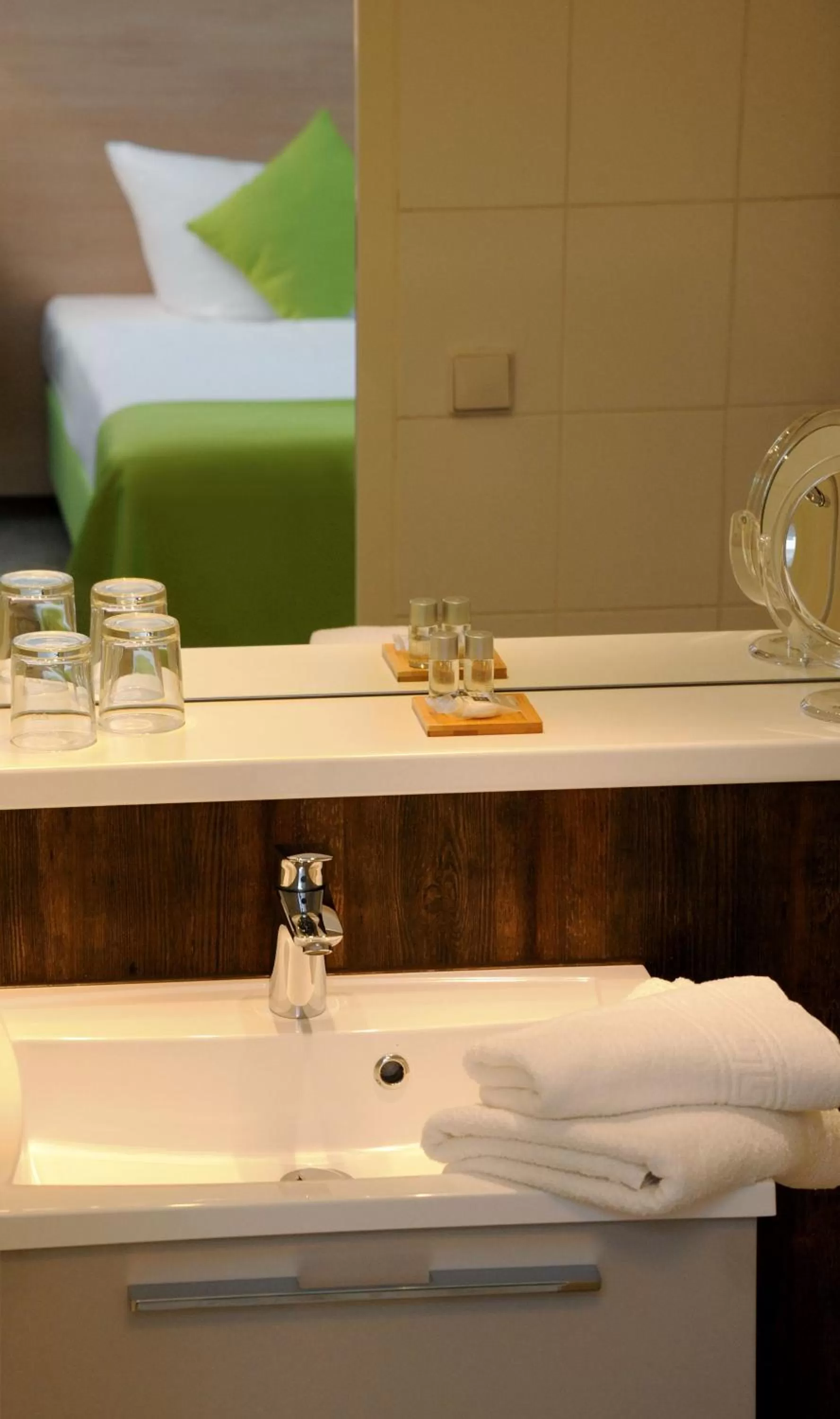 Bathroom, Bed in Parkhotel Forsthaus