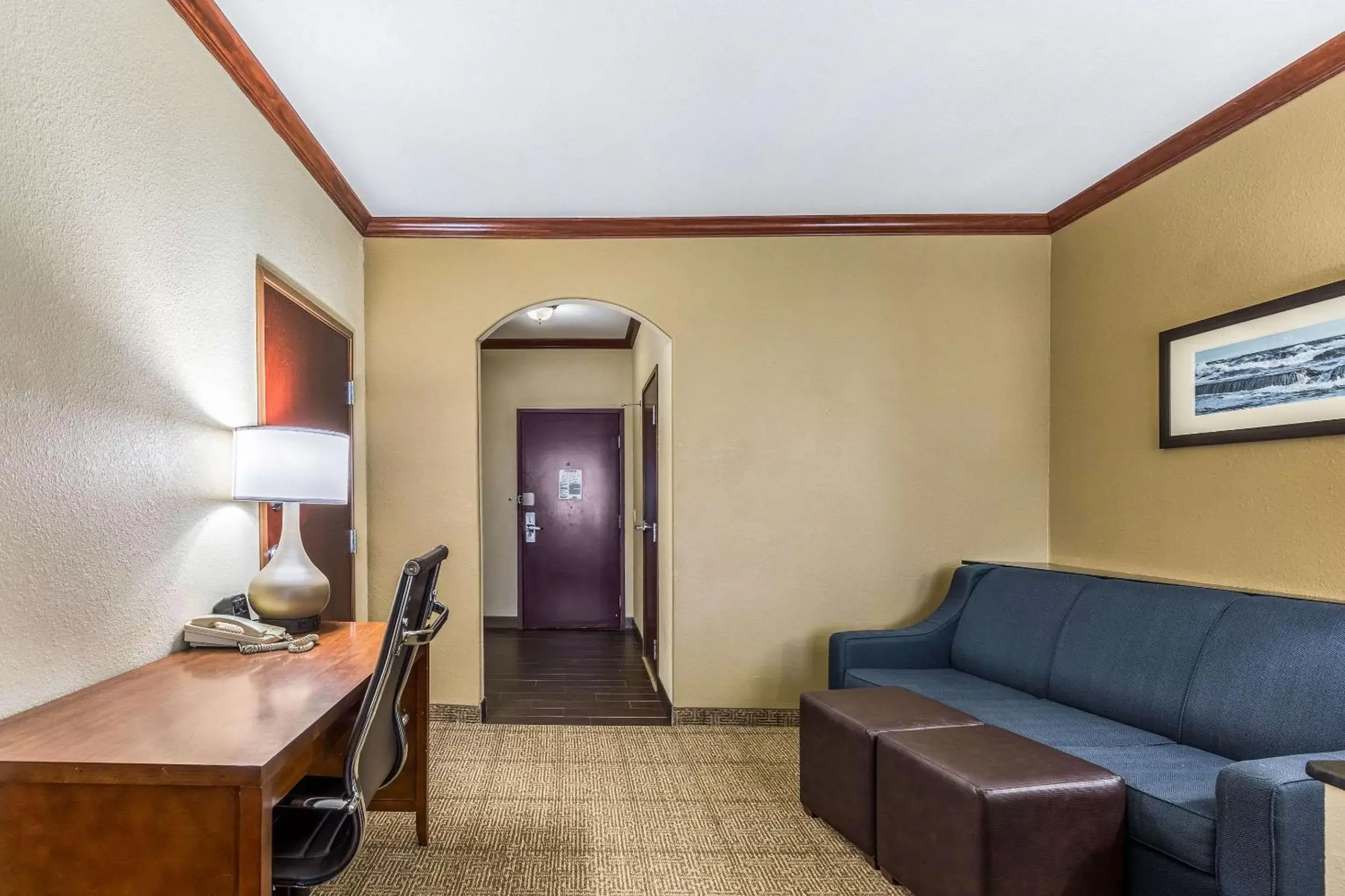 Photo of the whole room, Seating Area in Comfort Suites Galveston