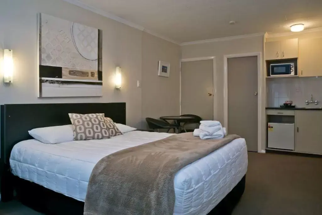 Photo of the whole room, Bed in Picton Accommodation Gateway Motel