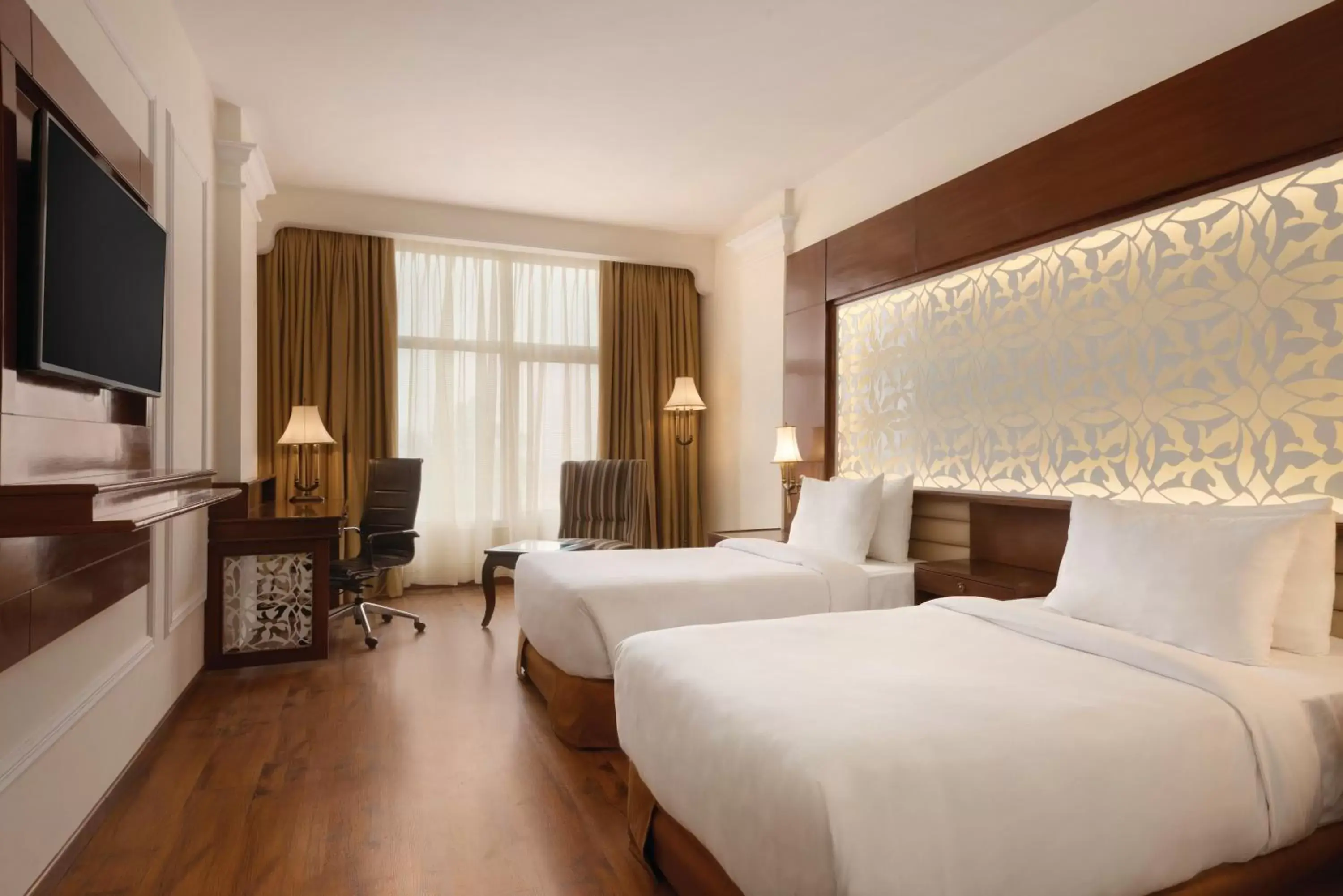 Photo of the whole room, Bed in Ramada Plaza By Wyndham, Chandigarh Zirakpur