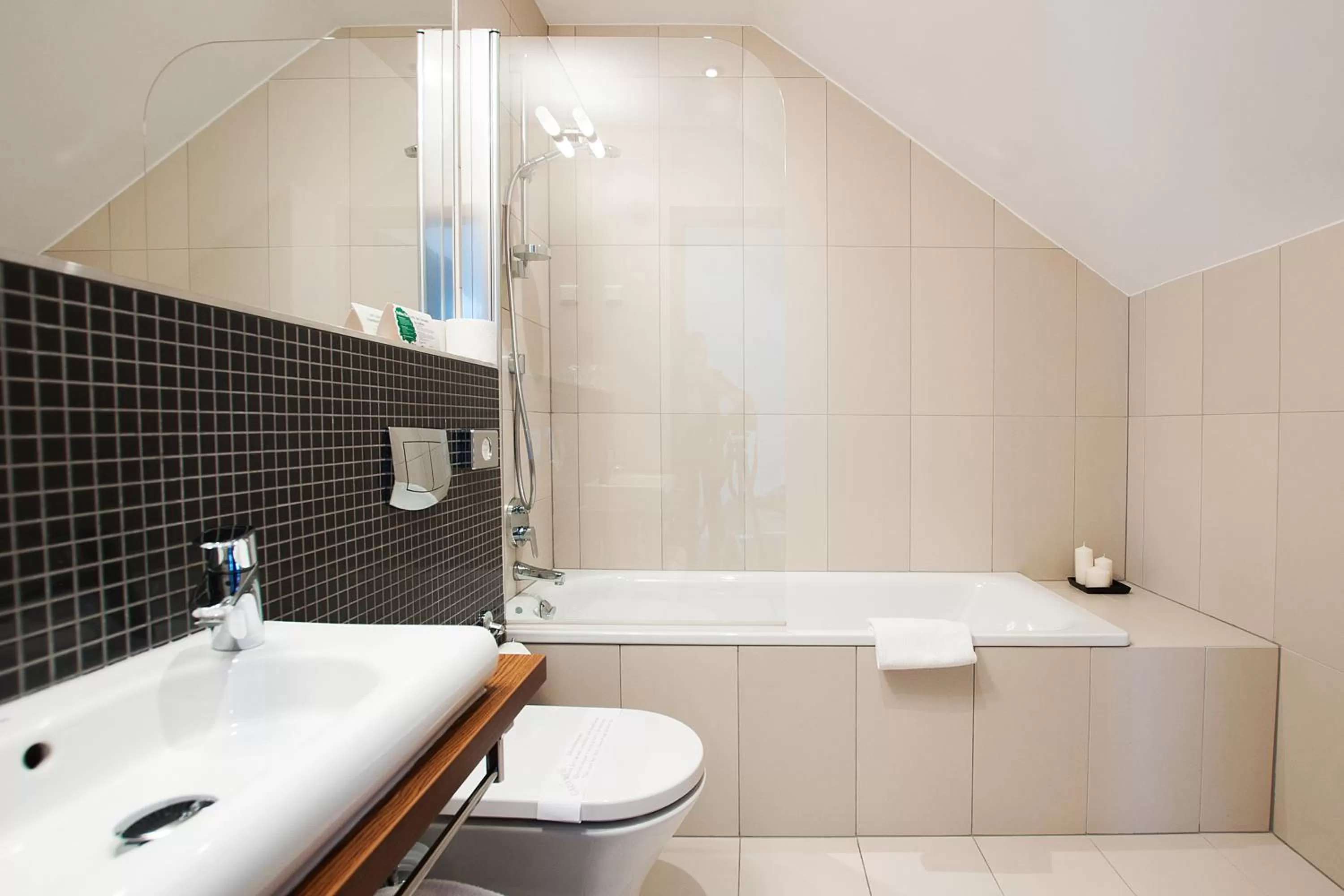 Bathroom in Hotel Gem