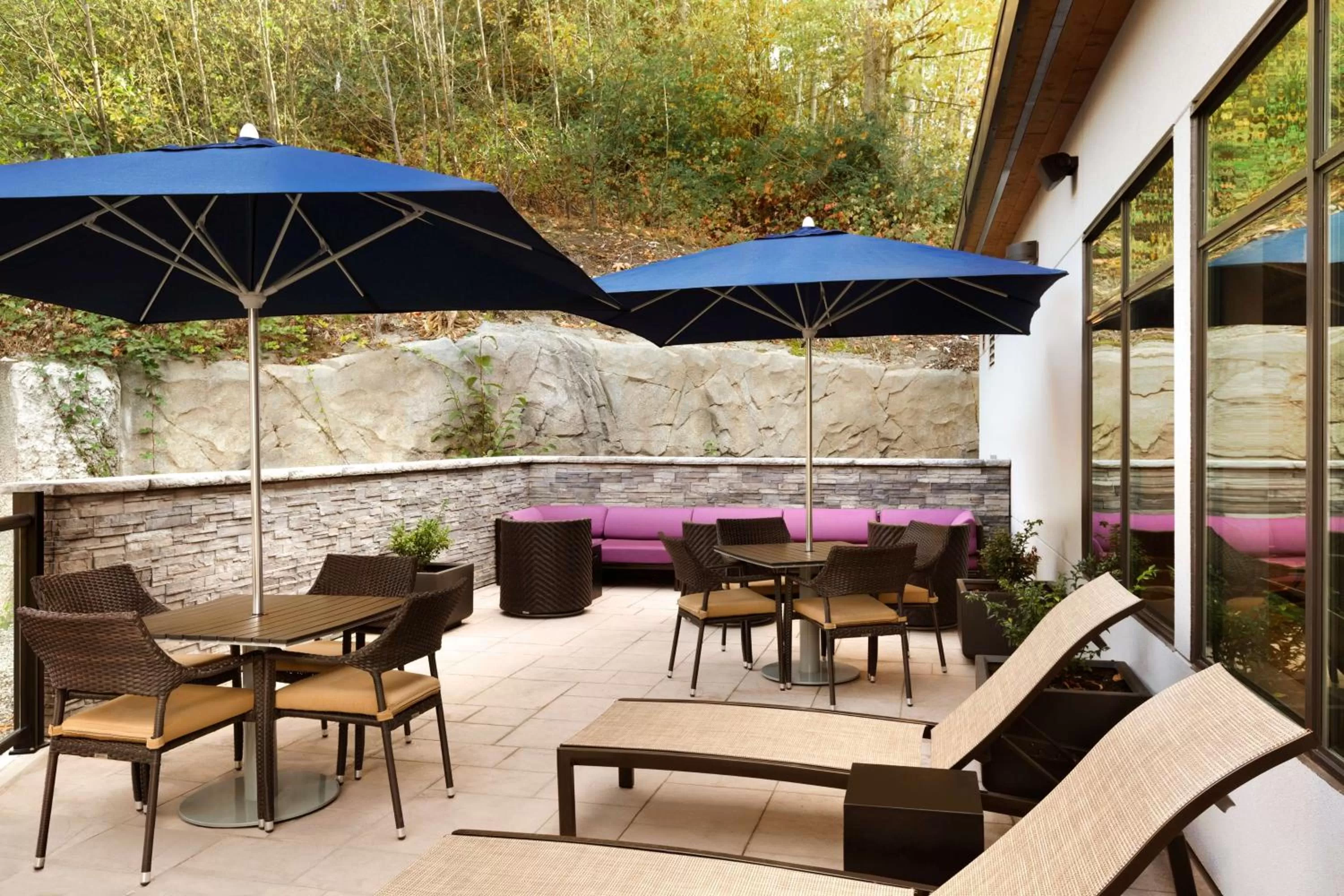 Patio in Hampton Inn & Suites Seattle/Renton, Wa