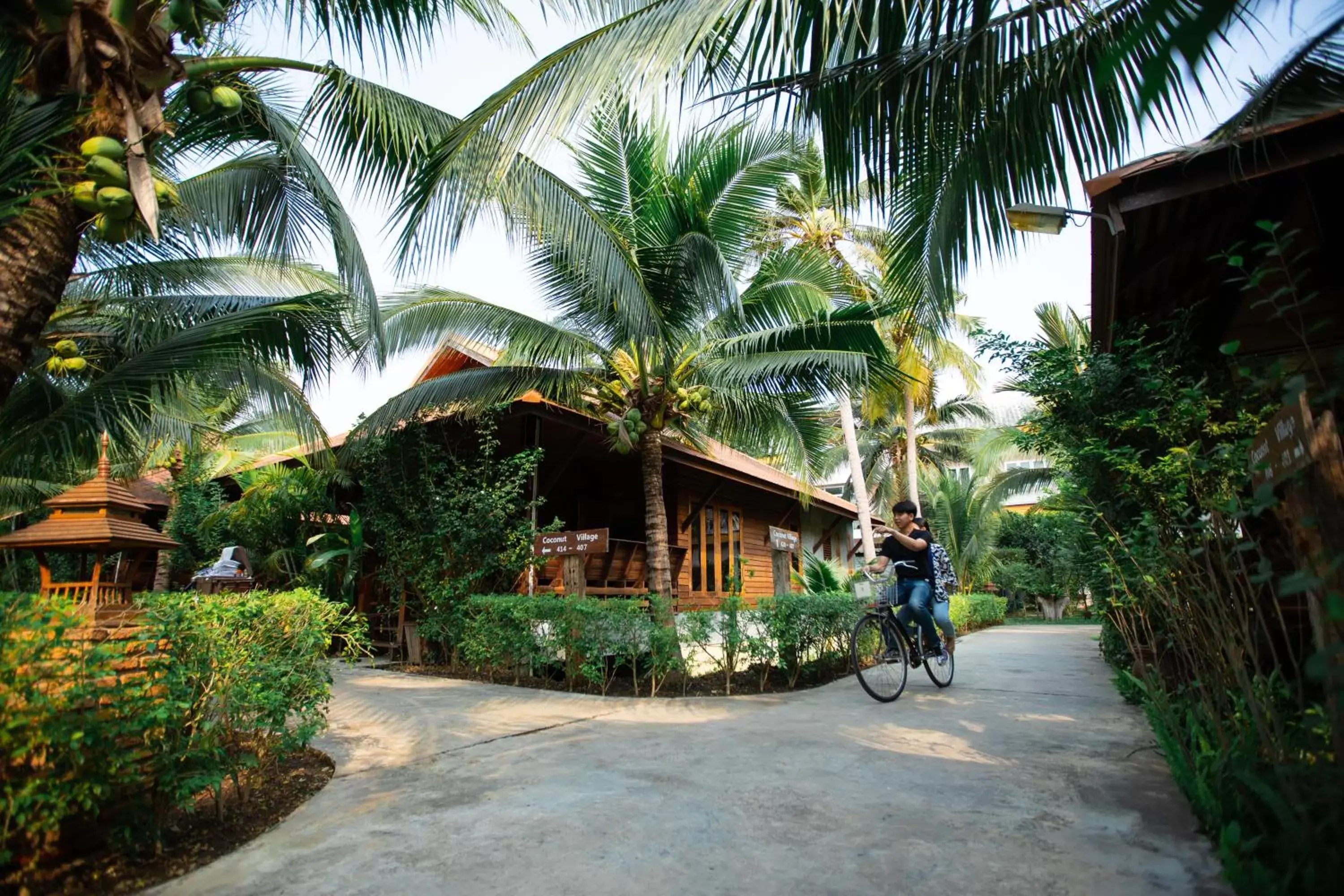 Property building in Maikaew Damnoen Resort