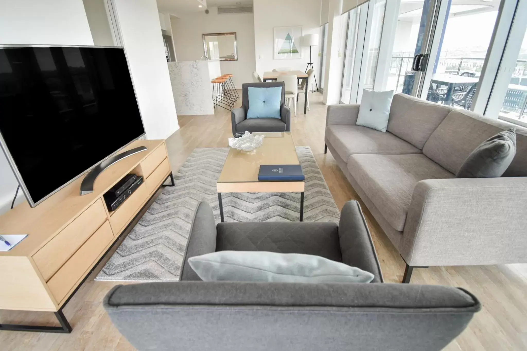 TV and multimedia, Seating Area in Belise Apartments