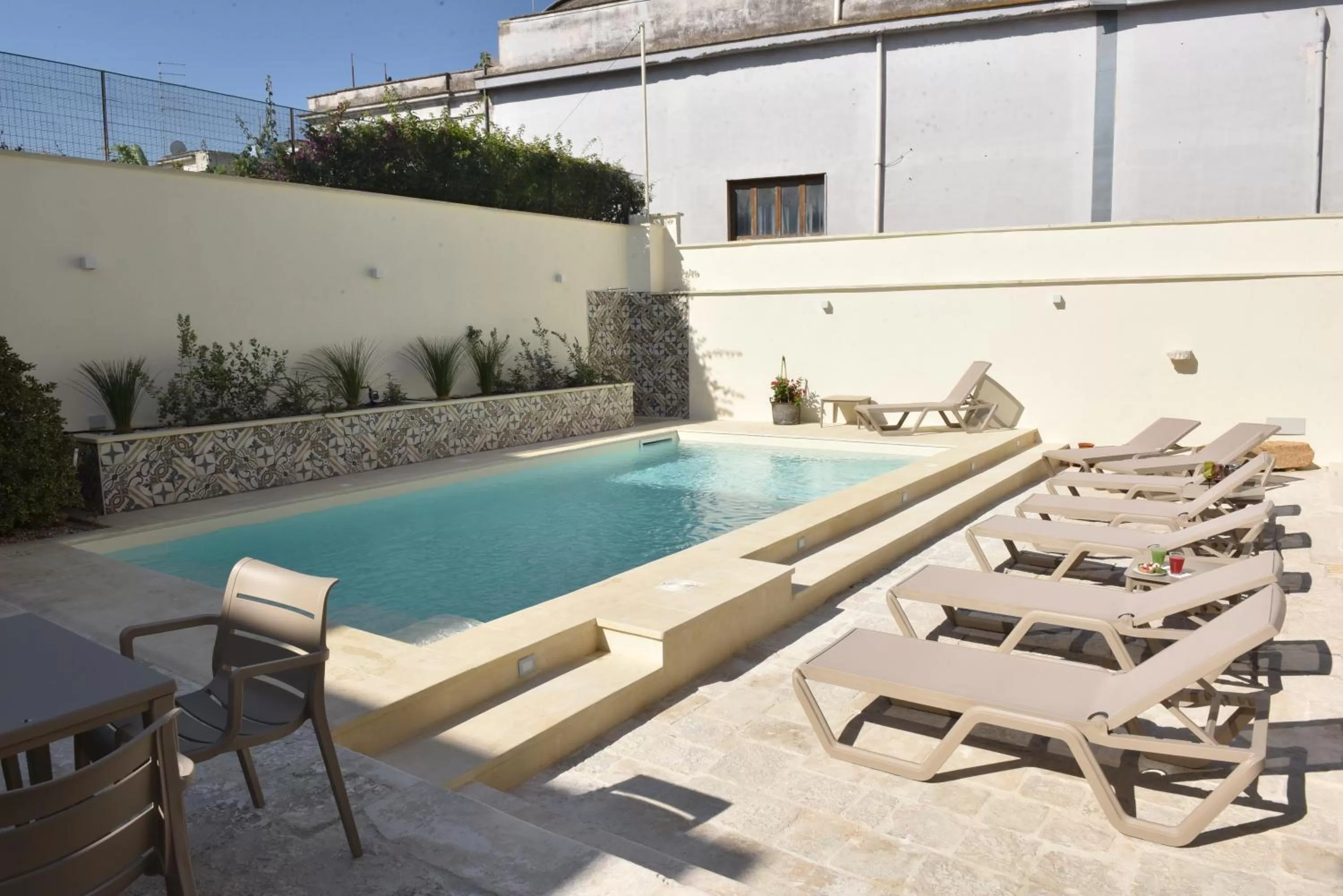 Garden in Tobacco Suite