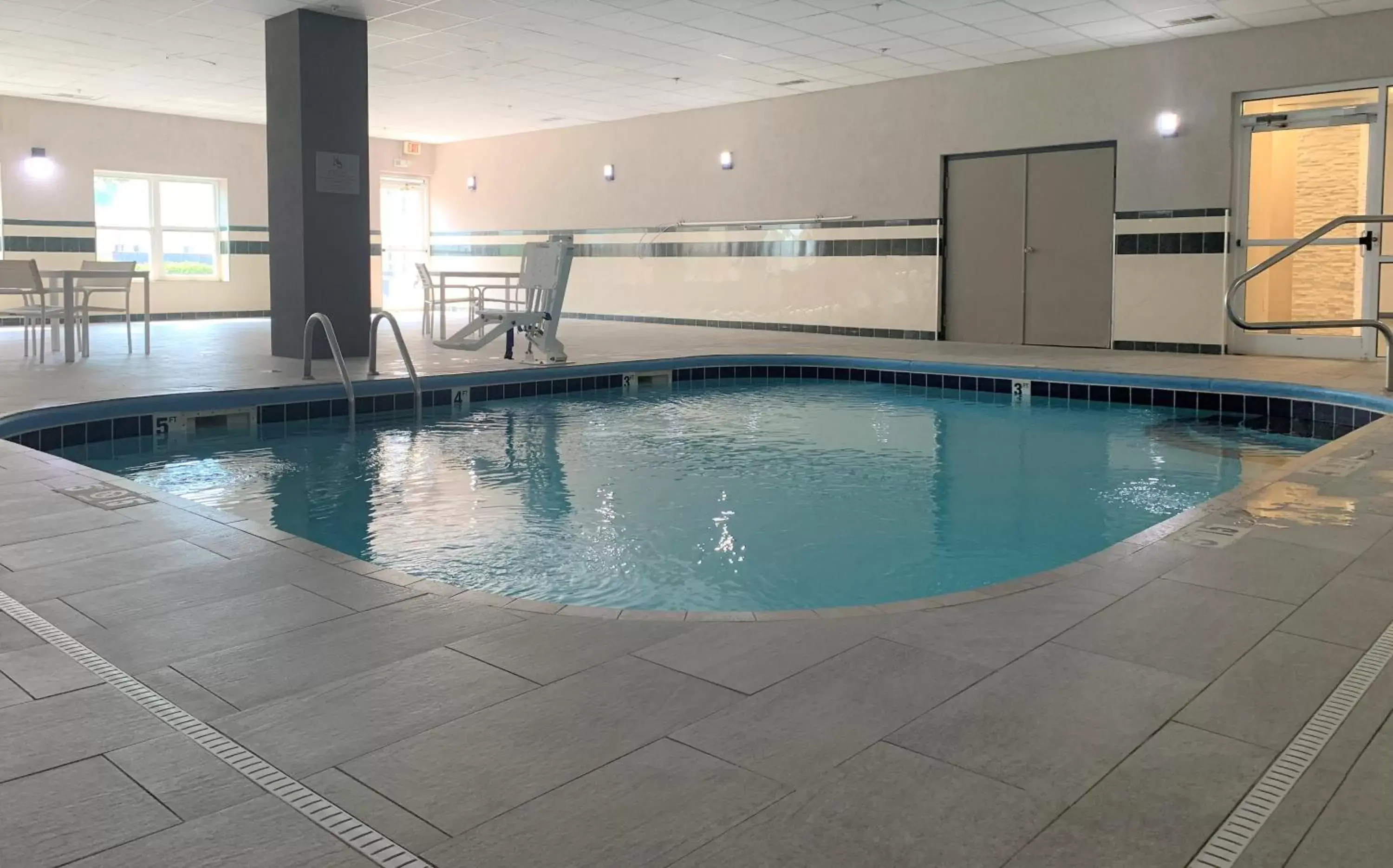 Swimming Pool in Country Inn & Suites by Radisson, Clarksville, TN