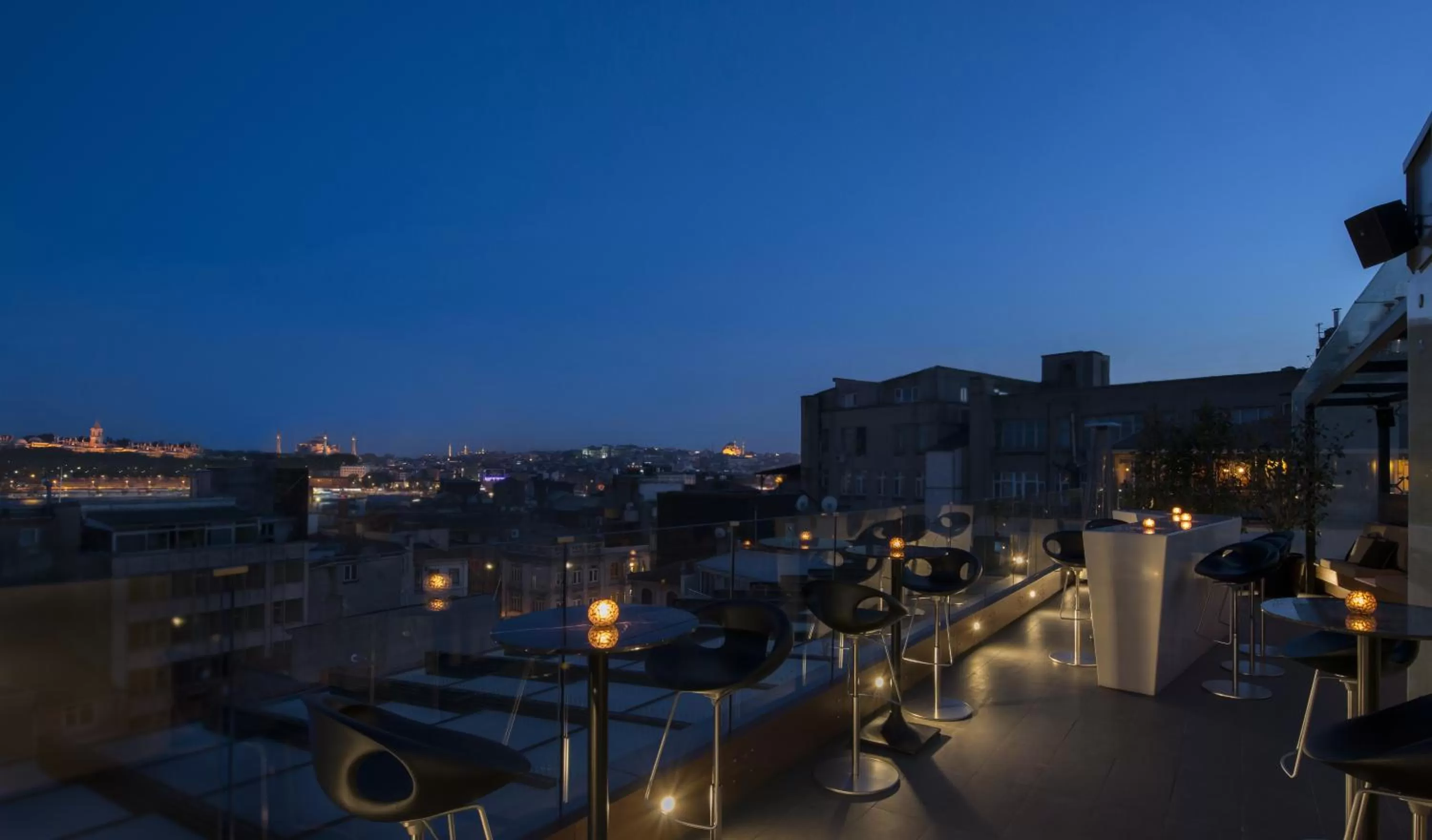 Lounge or bar in 10 Karakoy