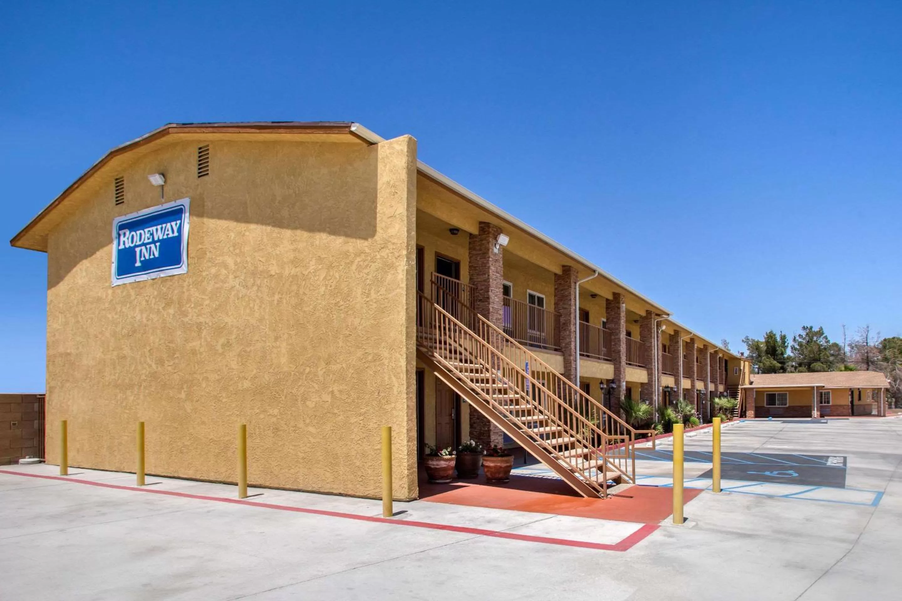 Property building in Rodeway Inn Adelanto US 395