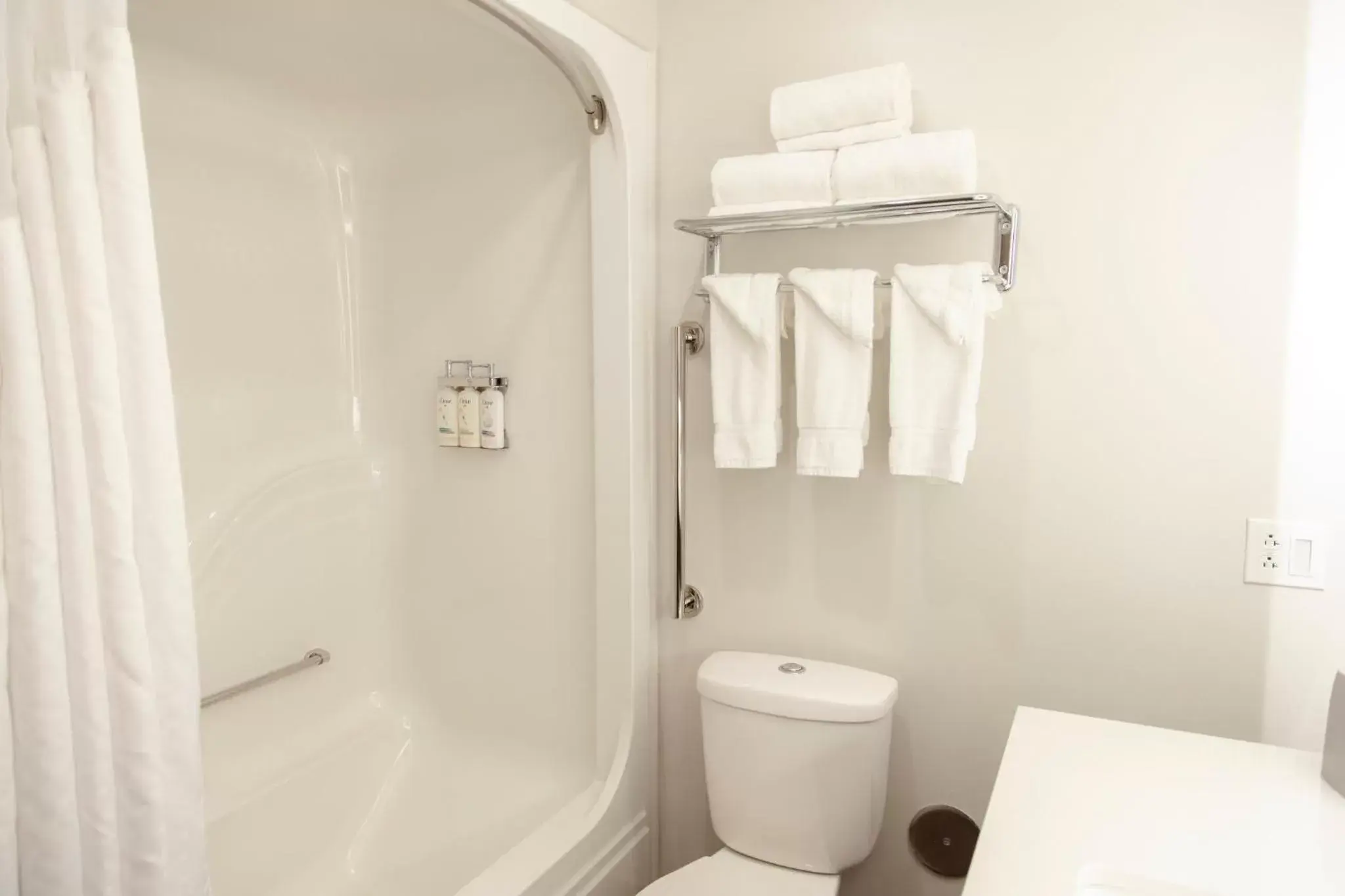 Bathroom in Holiday Inn Express Marshfield - Springfield Area, an IHG Hotel